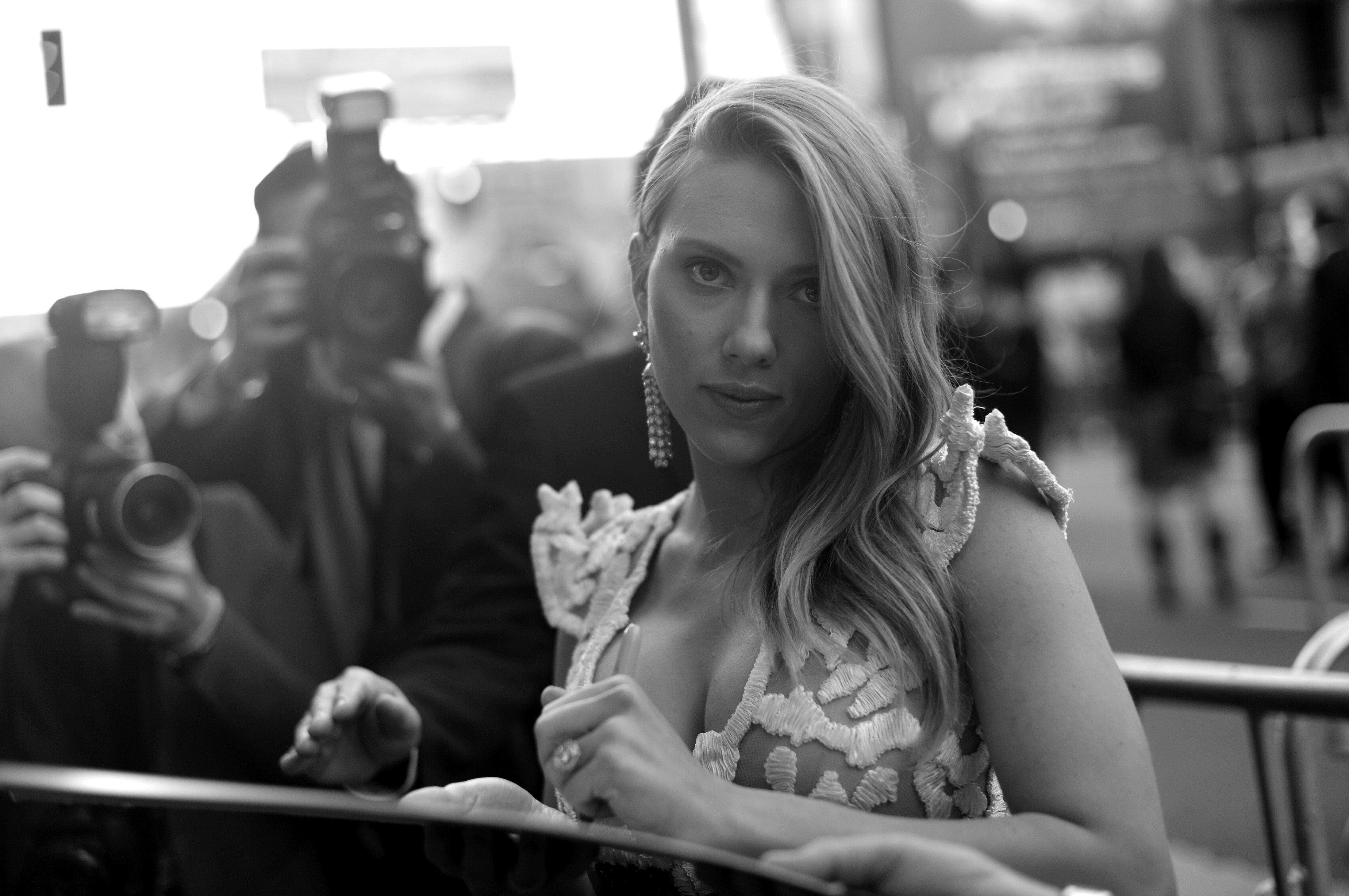 Scarlett Johansson at an event HD Wallpaper