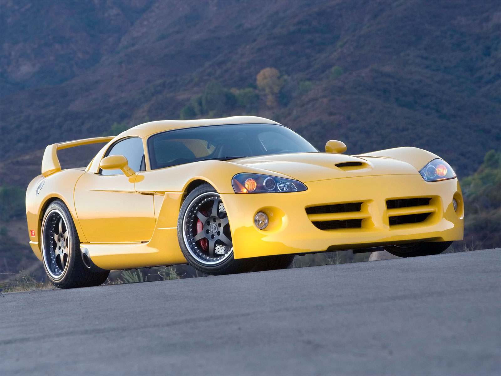 Yellow Dodge Viper SRT-10 HD Wallpaper