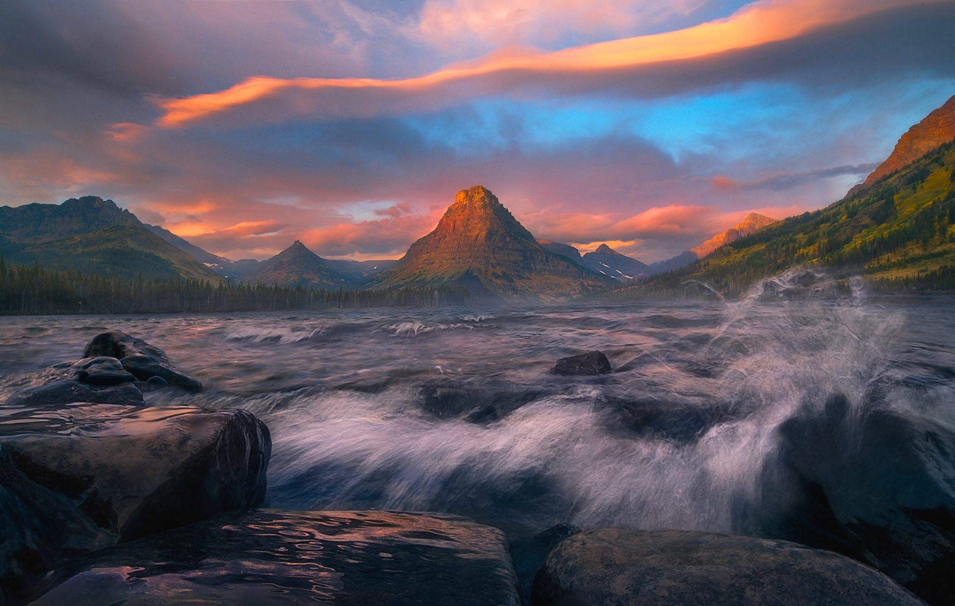 Sunset over Lake McDonald in Glacier National Park HD Wallpaper