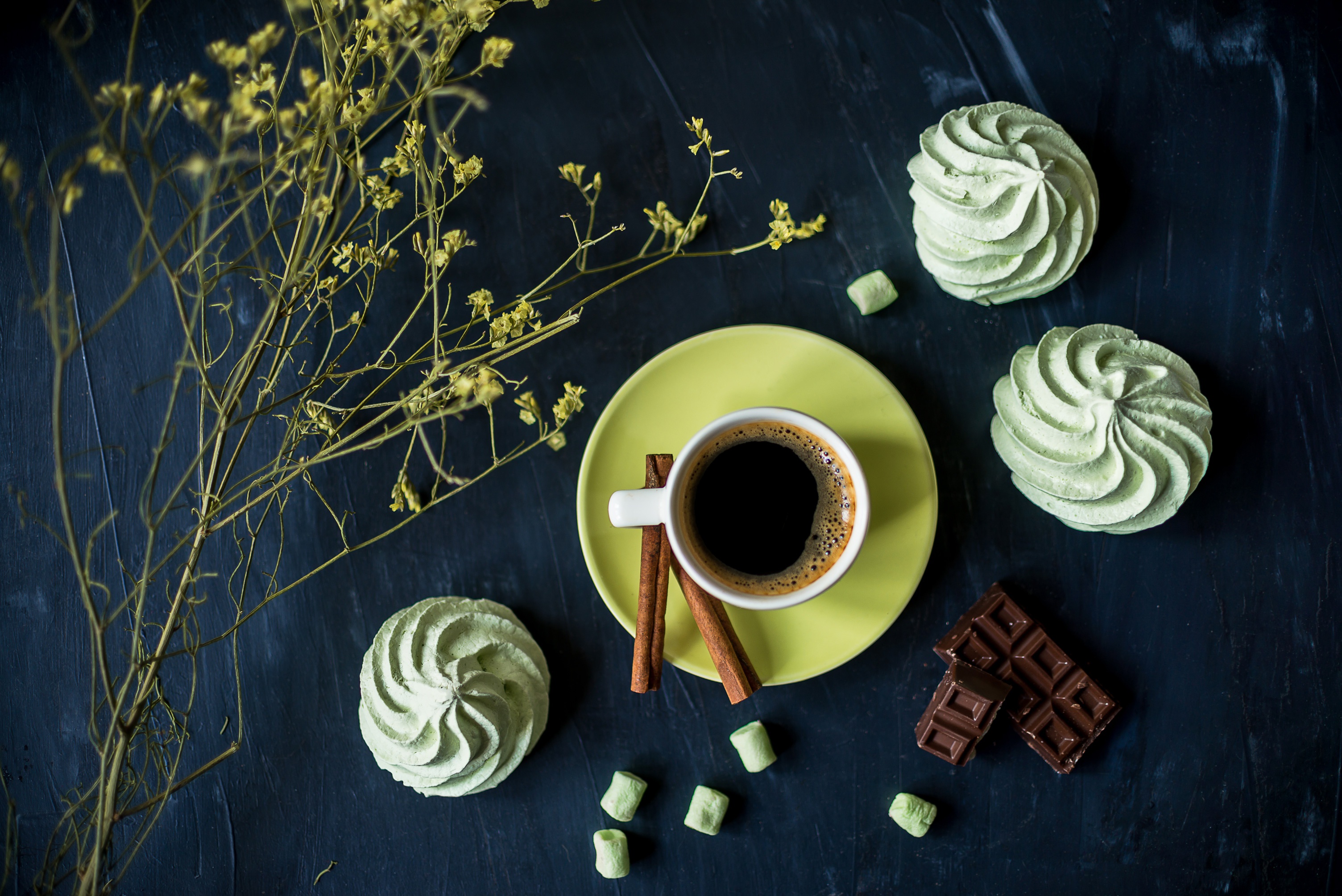 Coffee cup with meringues and chocolate HD Wallpaper