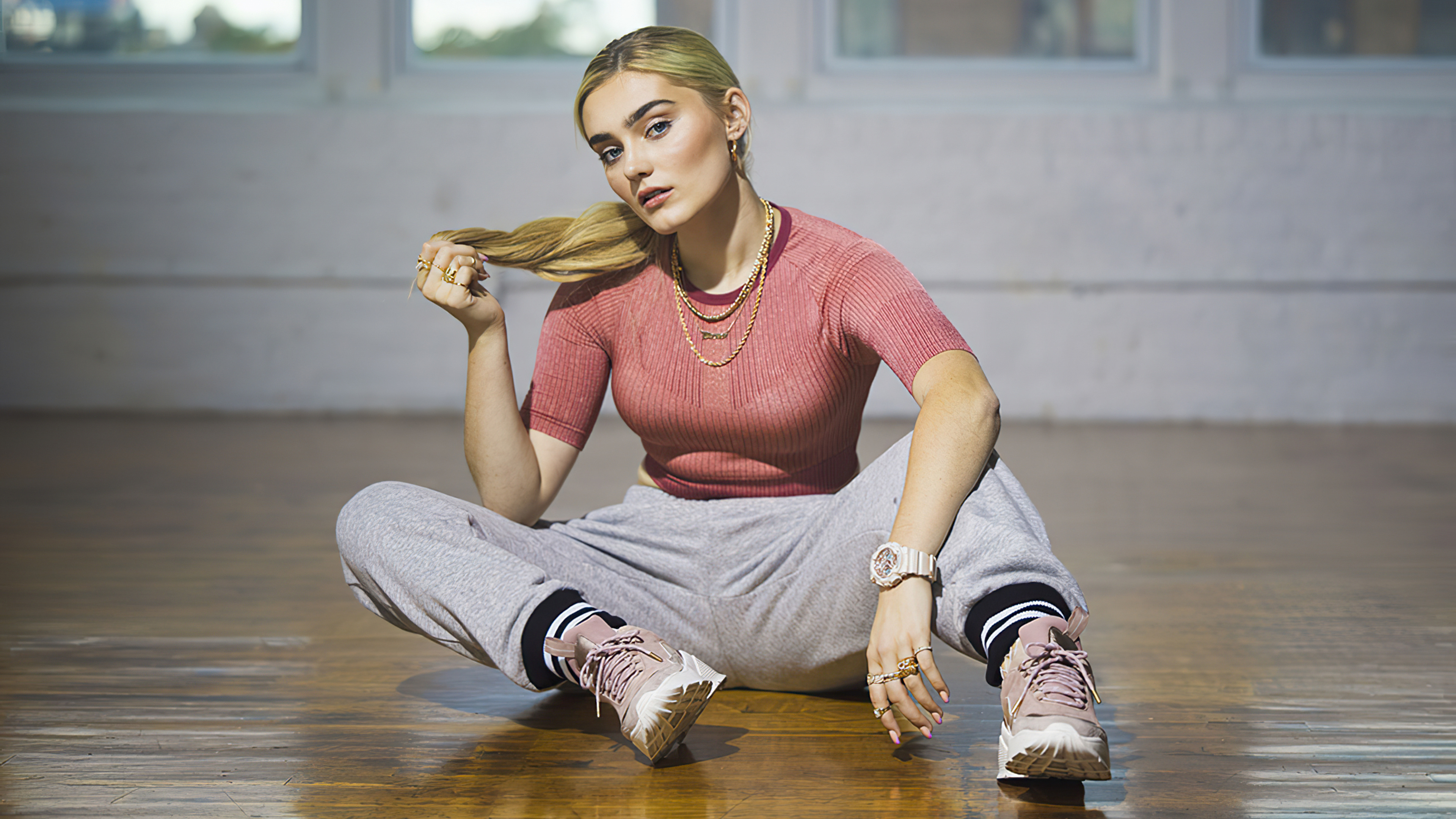 Meg Donnelly 4K HD Wallpaper