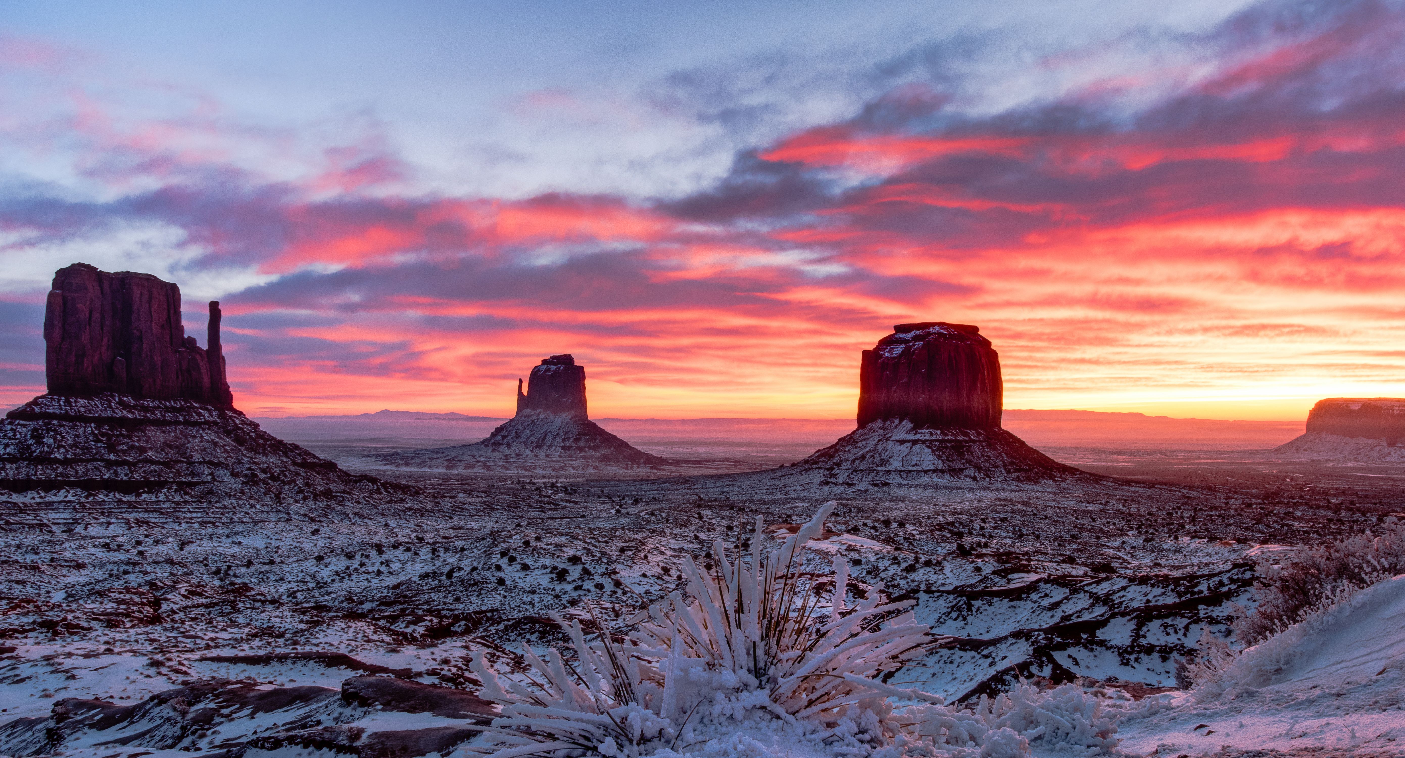 Monument Valley USA at Sunrise with Snow HD Wallpaper