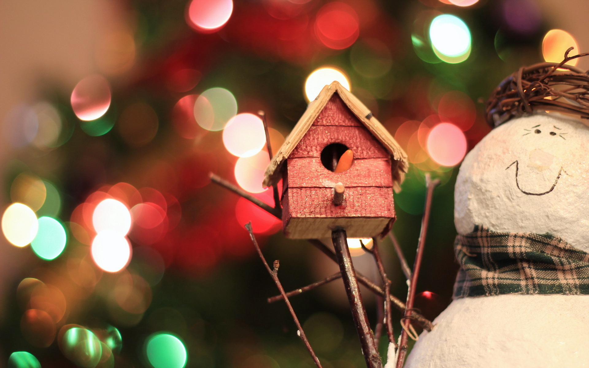 Snowman and birdhouse with Christmas lights HD Wallpaper