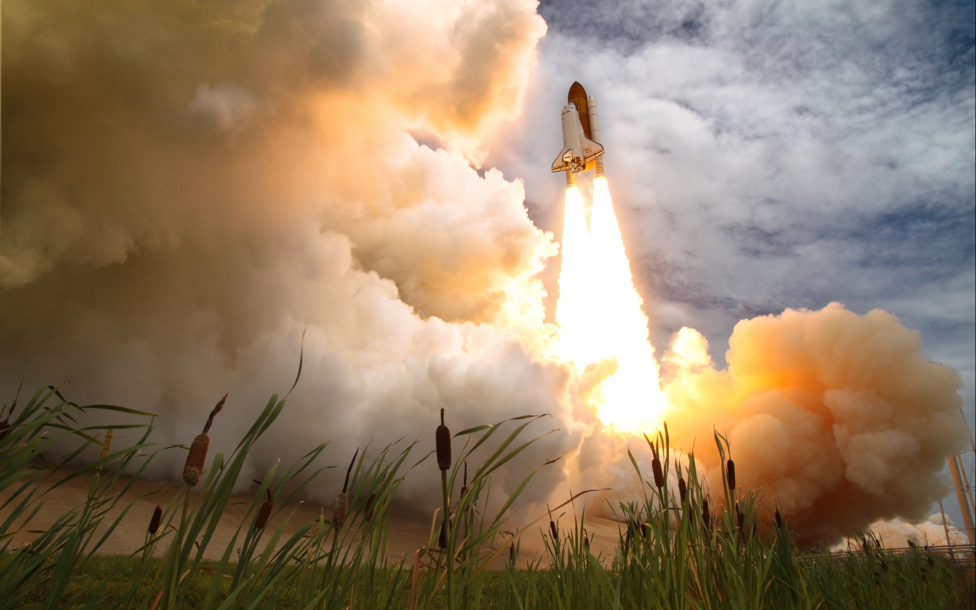 Space Shuttle Launch HD Wallpaper