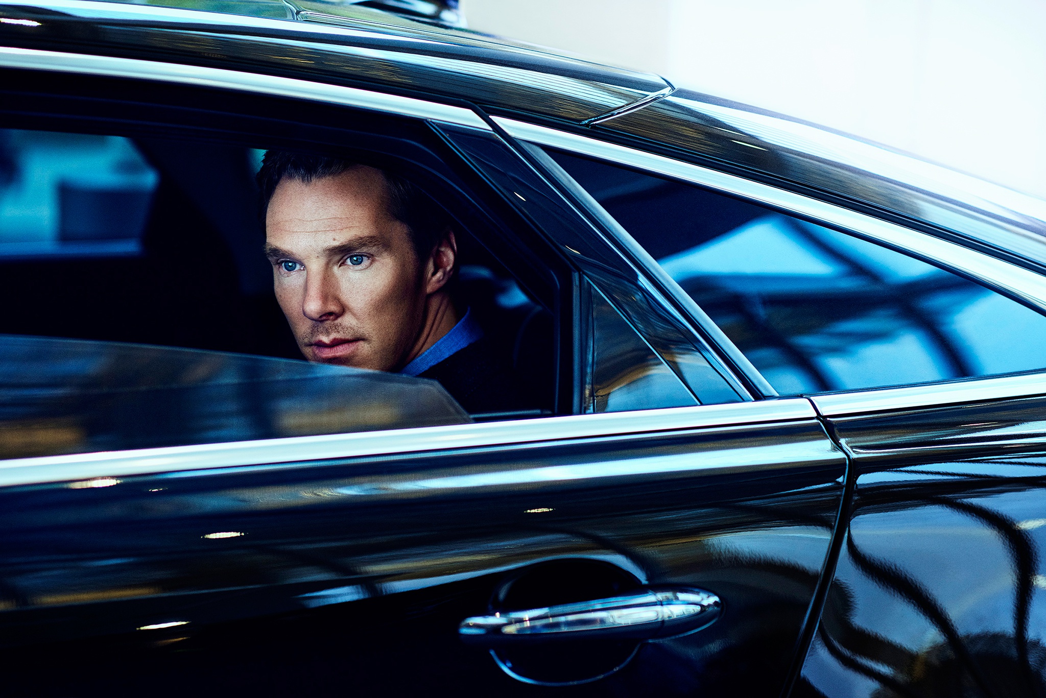Benedict Cumberbatch in a car HD Wallpaper