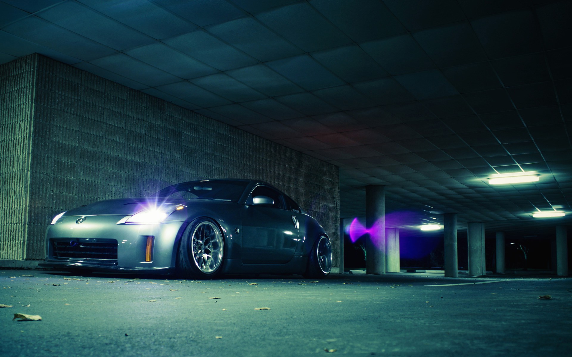 Tuned Nissan 350Z in parking garage HD Wallpaper