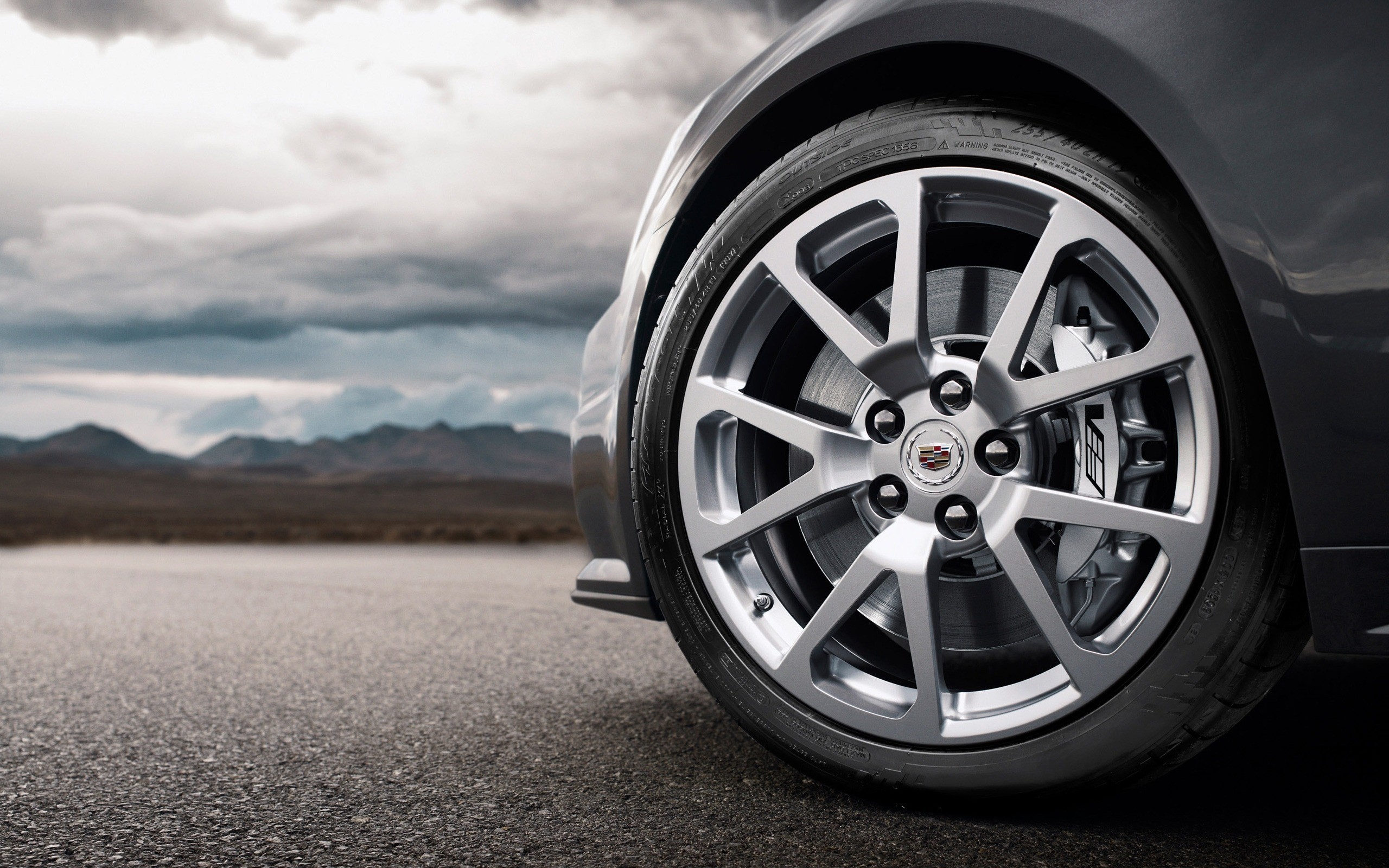 Cadillac CTS-V Wheel and Tire HD Wallpaper