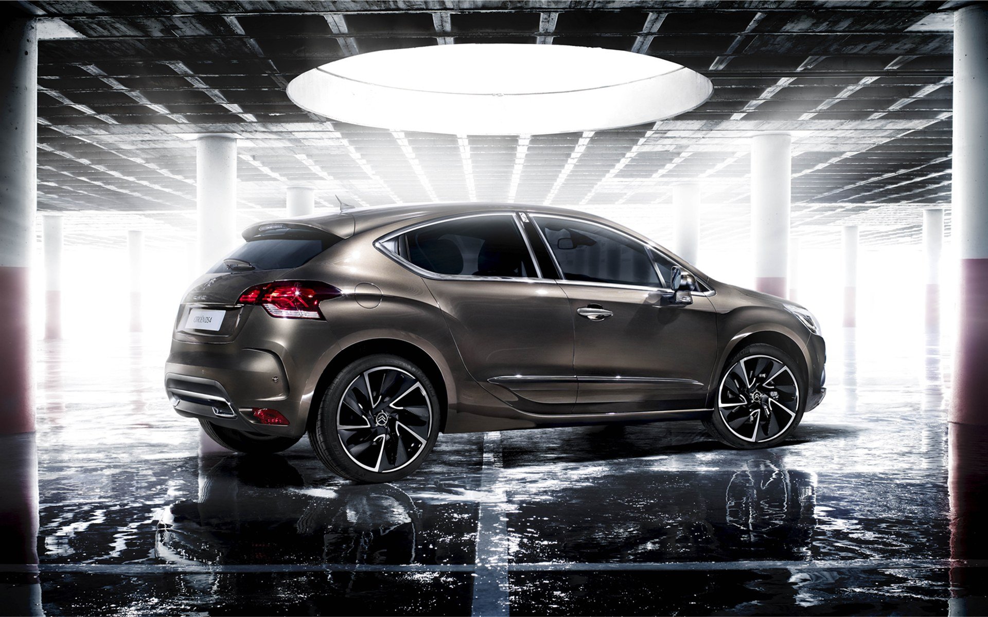 Citroën DS4 in a parking garage HD Wallpaper
