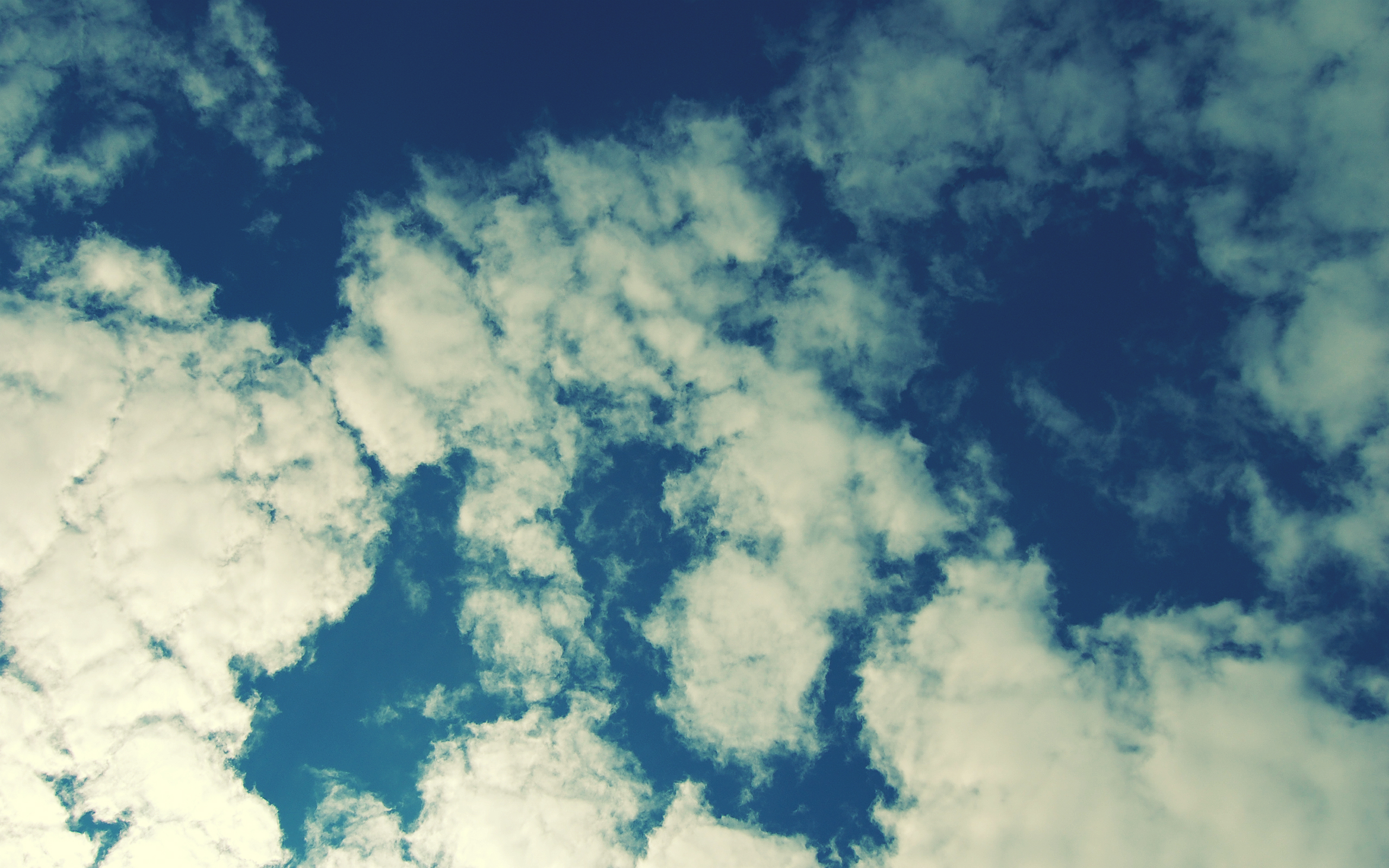 Clouds in the Sky HD Wallpaper