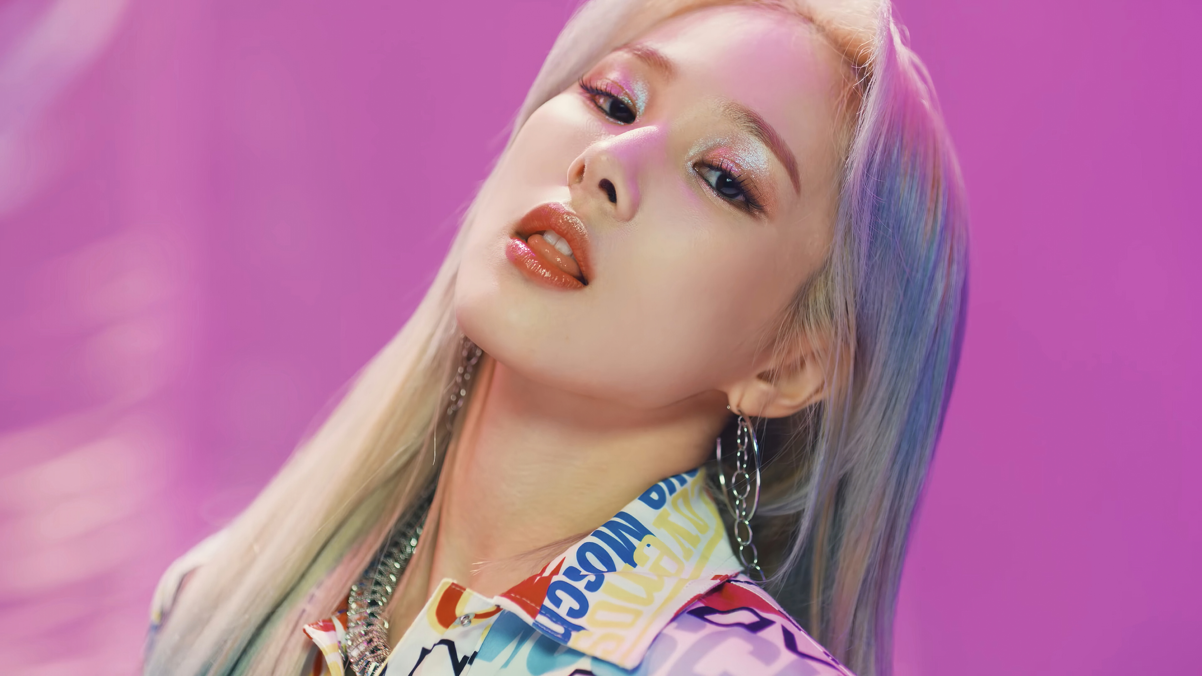 Mia from EVERGLOW in DUN DUN 4K HD Wallpaper