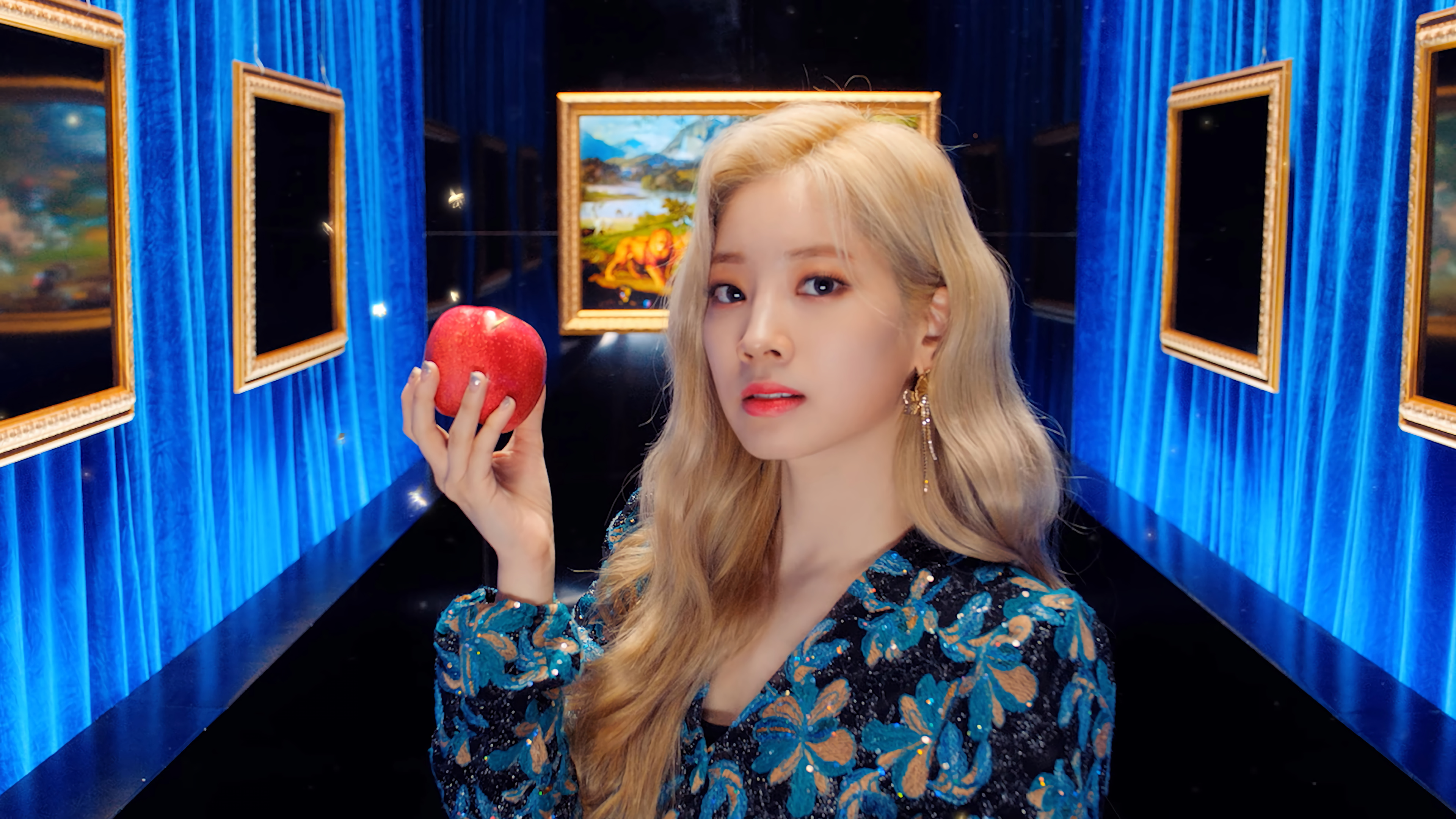 Dahyun from TWICE holding an apple HD Wallpaper