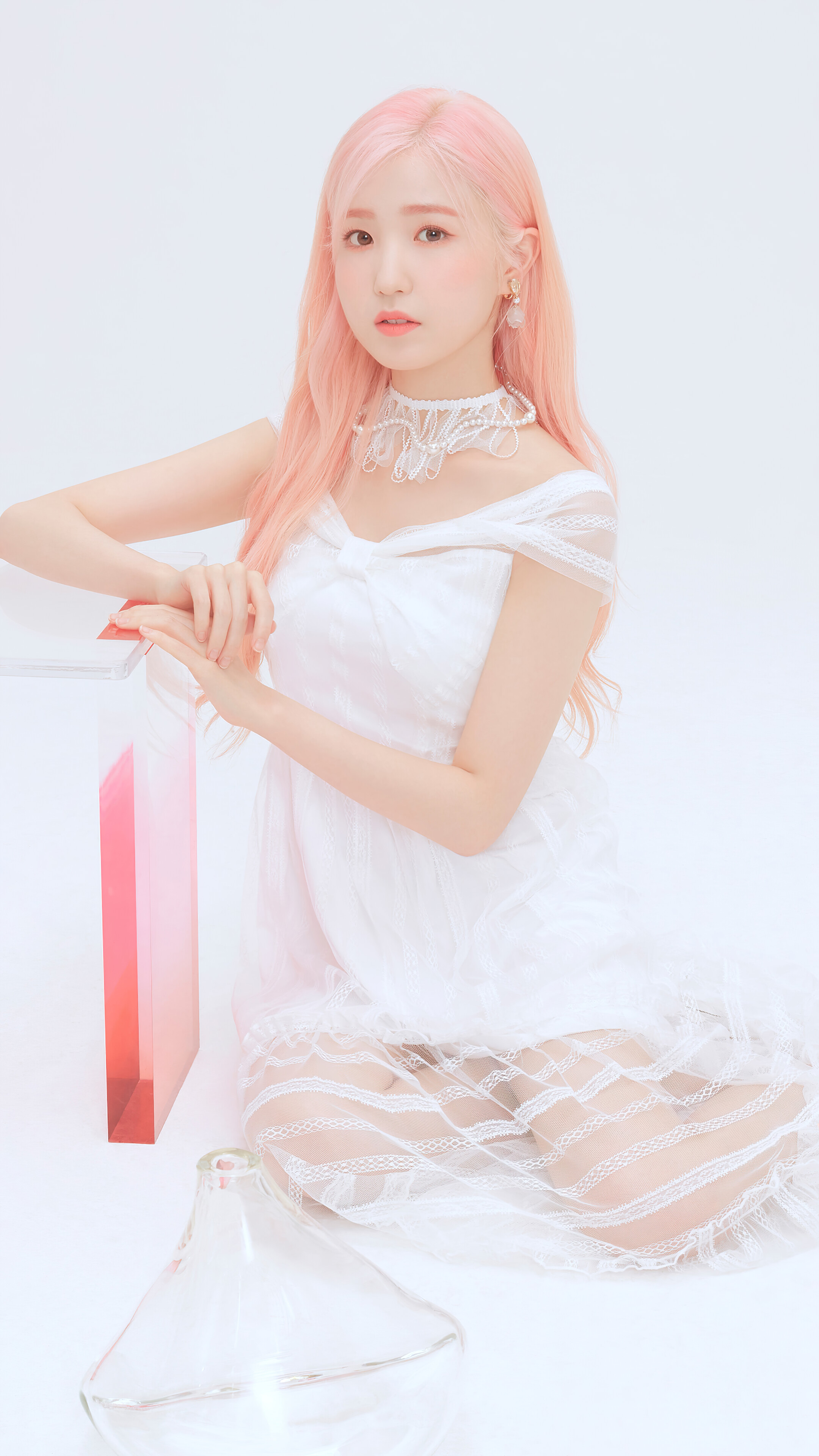 Hitomi from IZ*ONE in Bloom*Iz 4K HD Phone Wallpaper