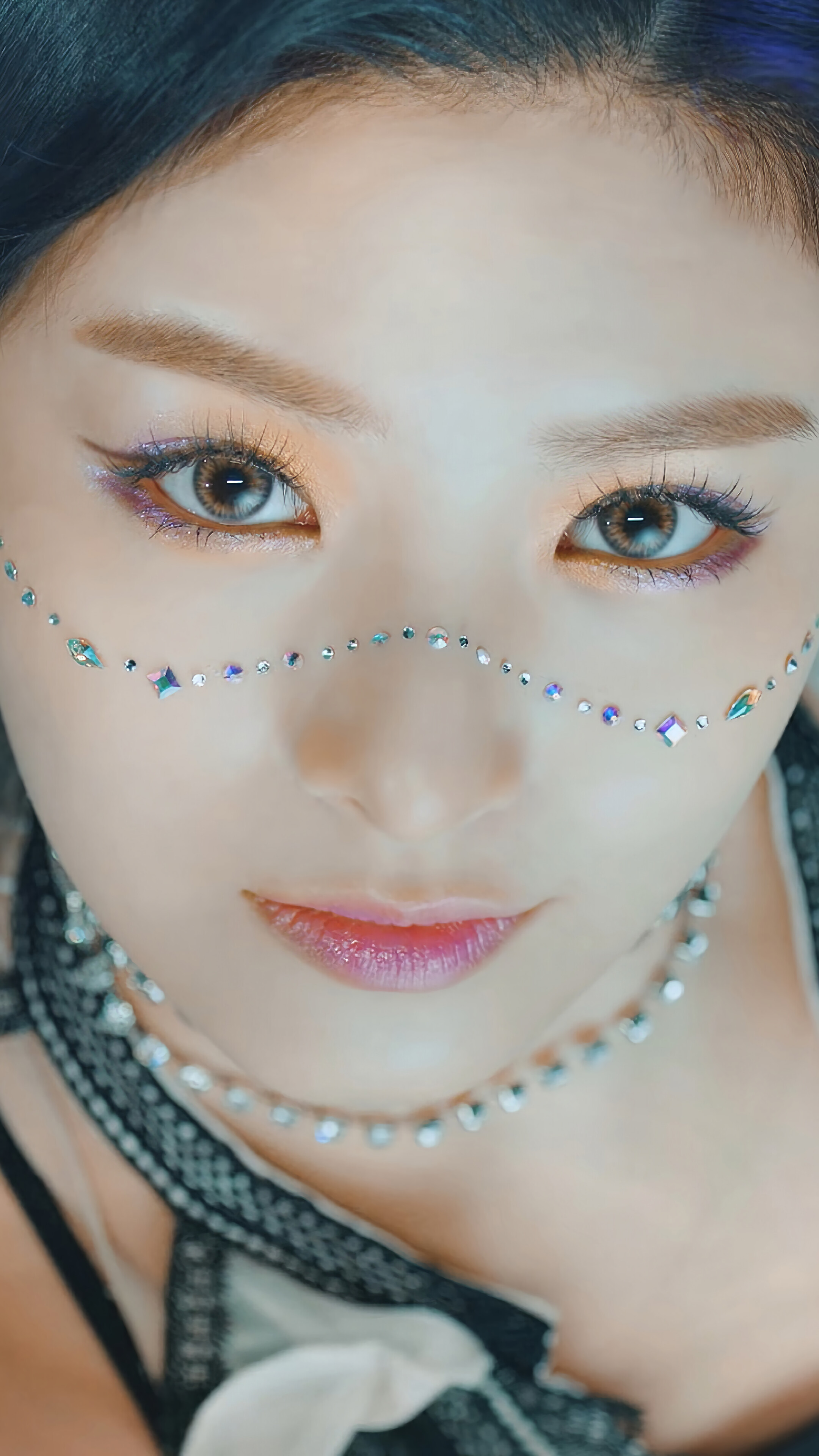 Yiren from EVERGLOW in DUN DUN 4K HD Phone Wallpaper