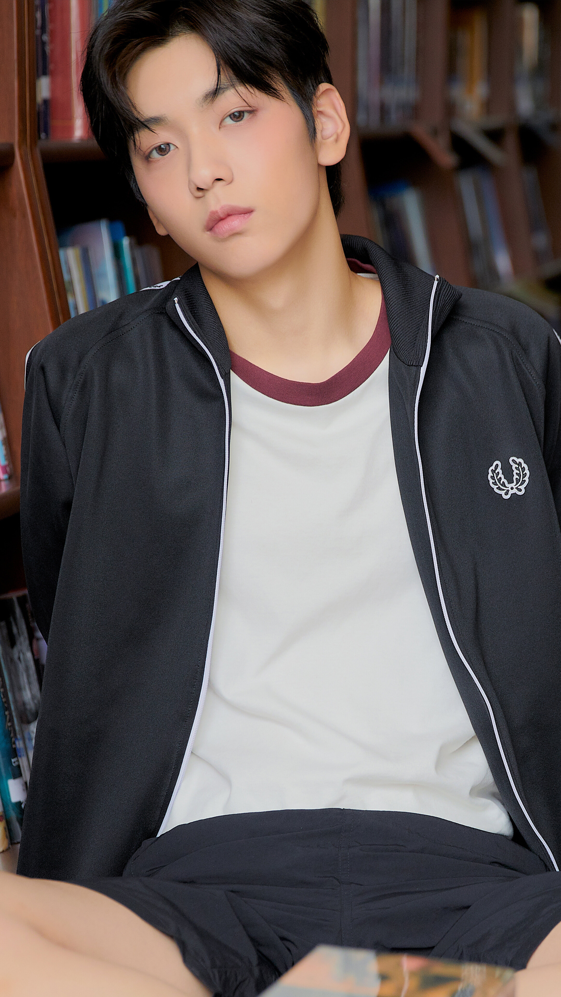 Soobin from TXT HD Phone Wallpaper