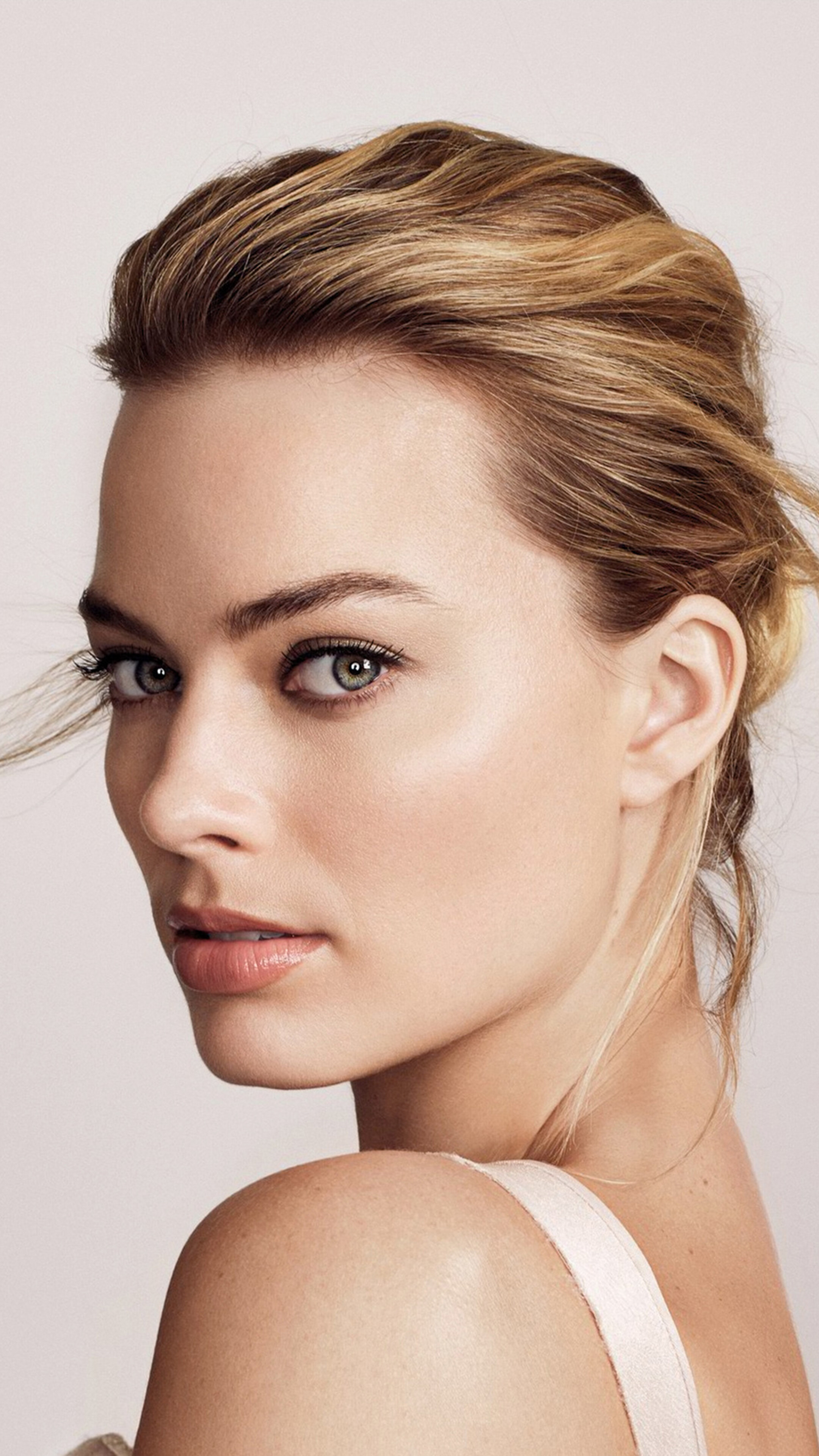 Margot Robbie 4K HD Phone Wallpaper