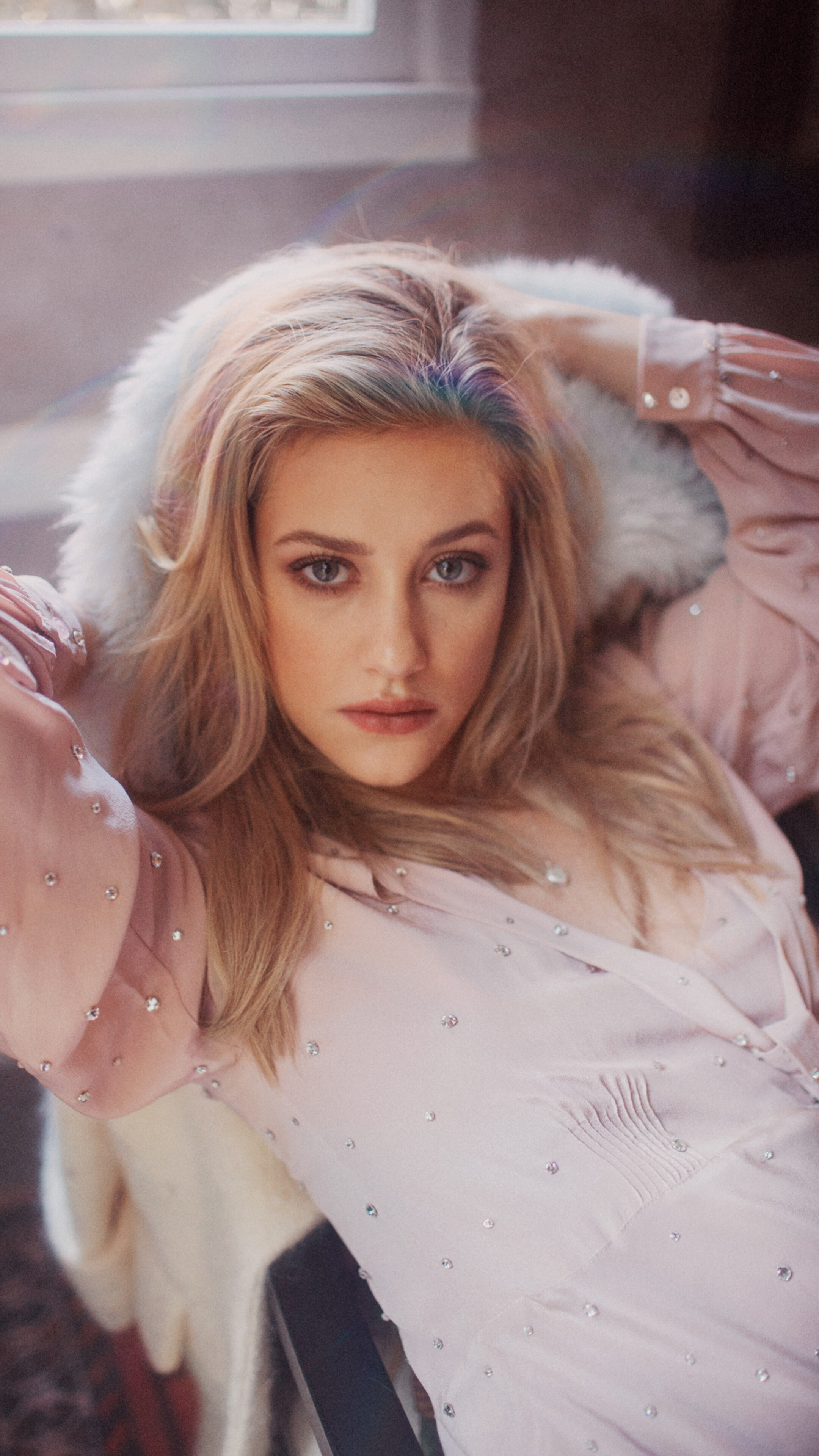 Lili Reinhart with blonde hair HD Phone Wallpaper