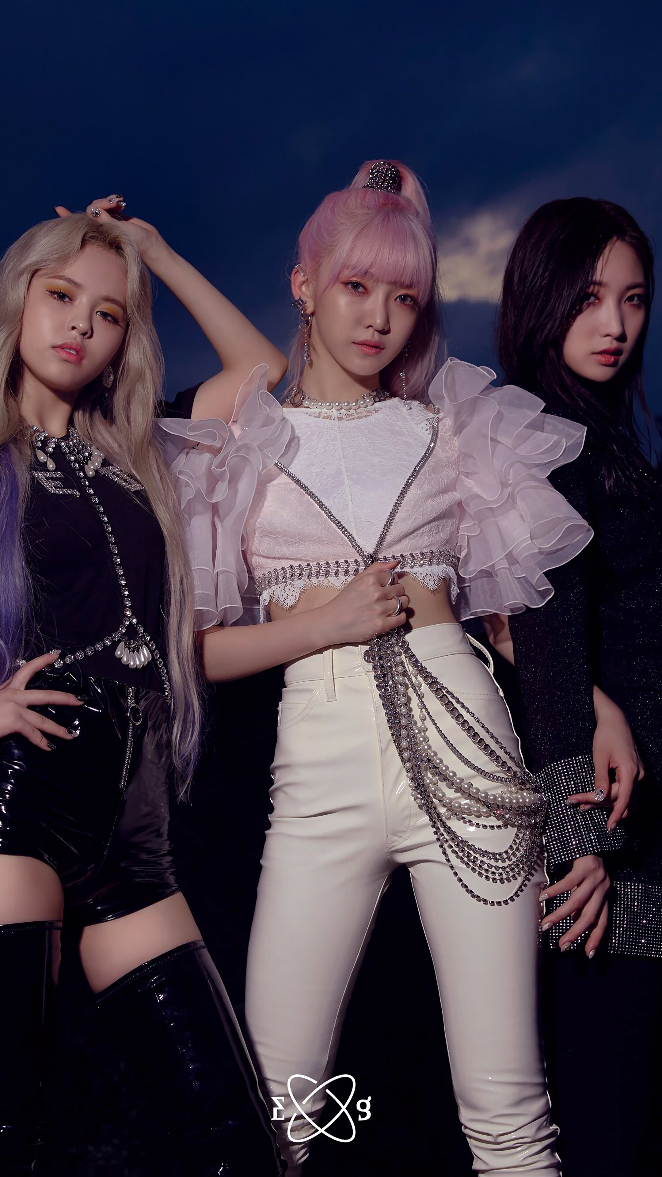 EVERGLOW members E:U, Onda, and Sihyeon in 4K HD Phone Wallpaper