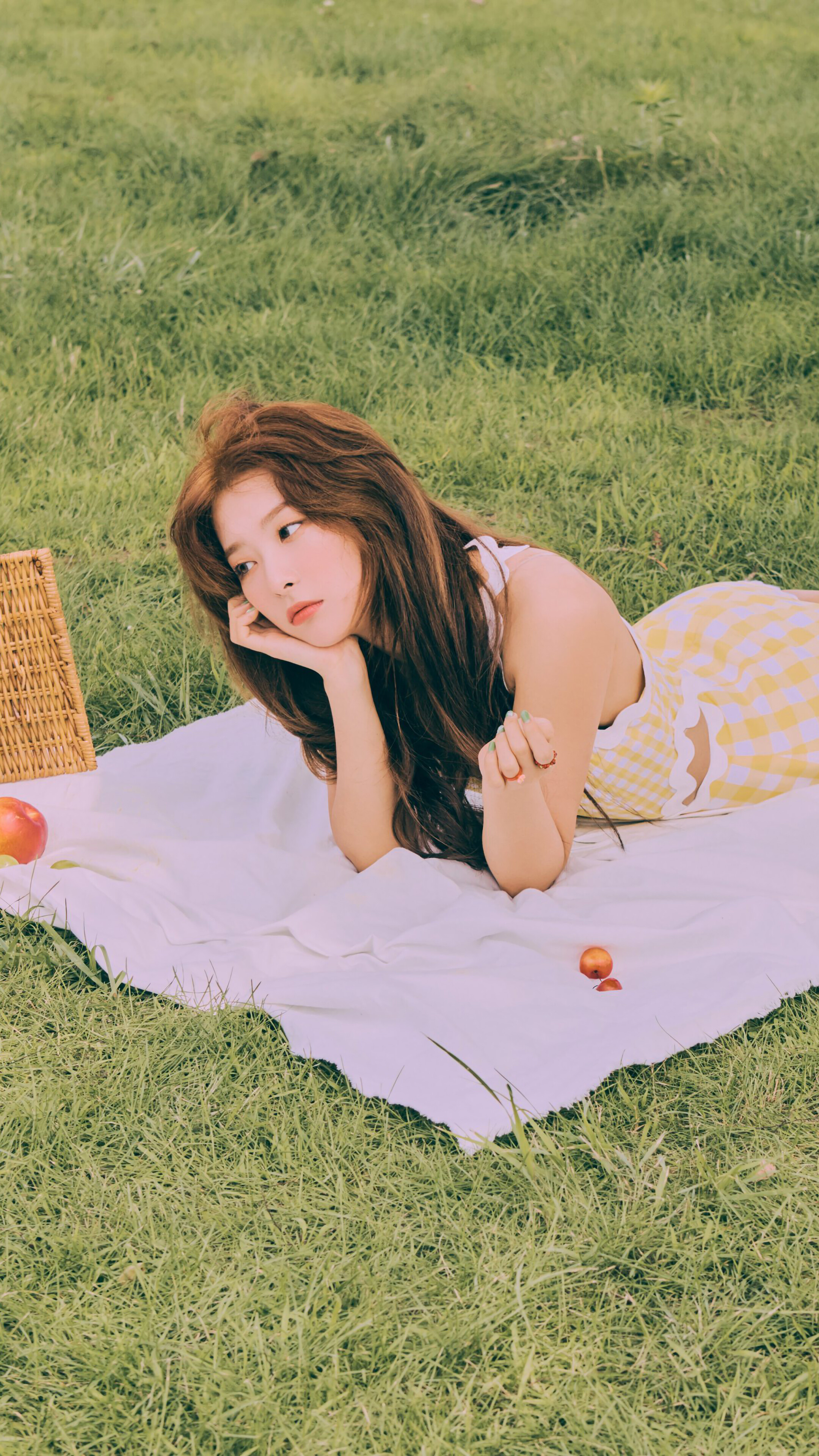 Seulgi from Red Velvet on a picnic blanket HD Phone Wallpaper