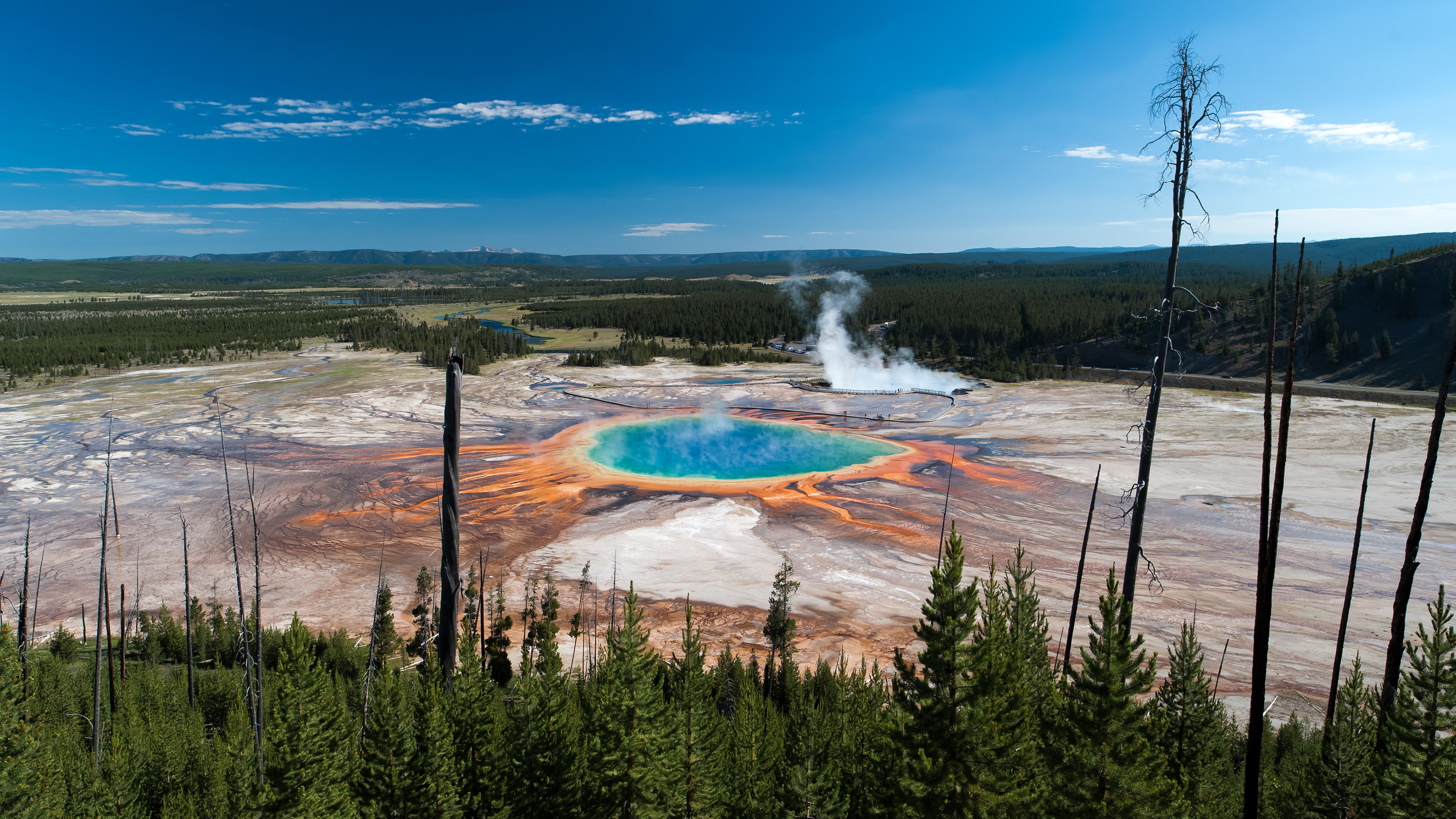 Grand Prismatic Spring in Yellowstone National Park HD Wallpaper