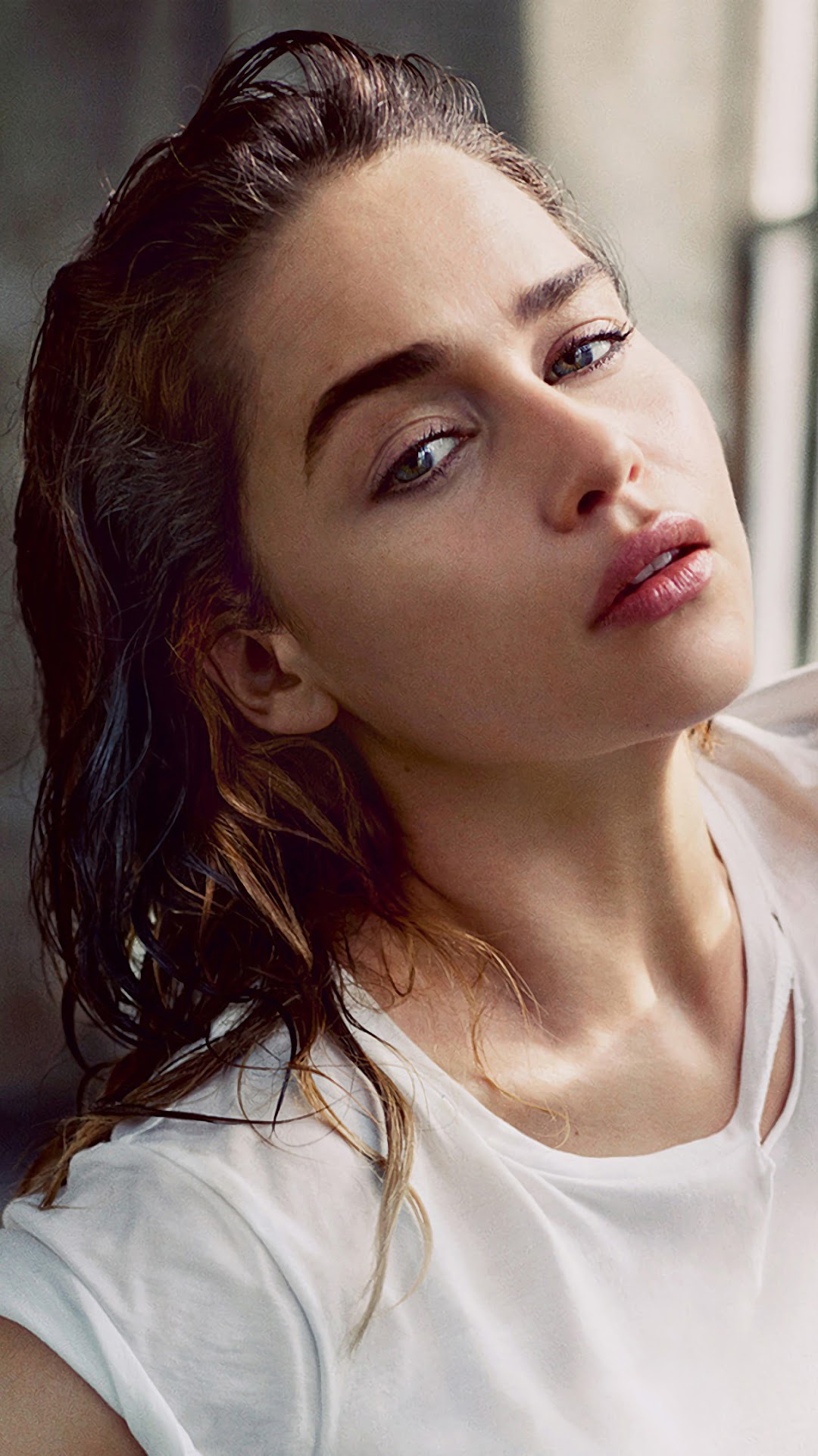 Emilia Clarke HD Phone Wallpaper