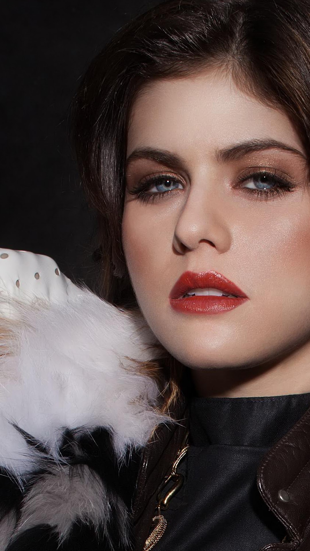 Alexandra Daddario portrait HD Phone Wallpaper