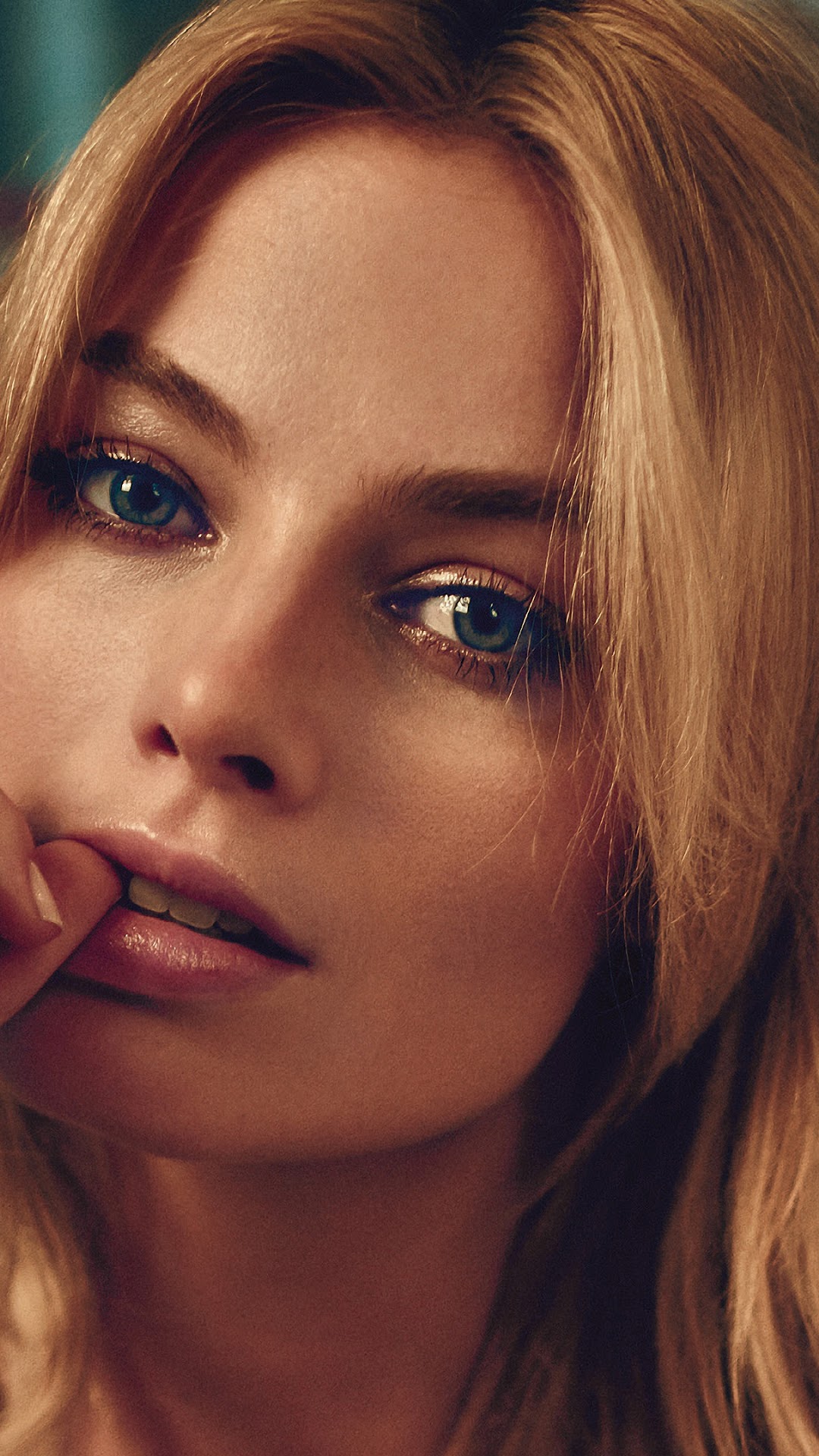 Margot Robbie HD Phone Wallpaper