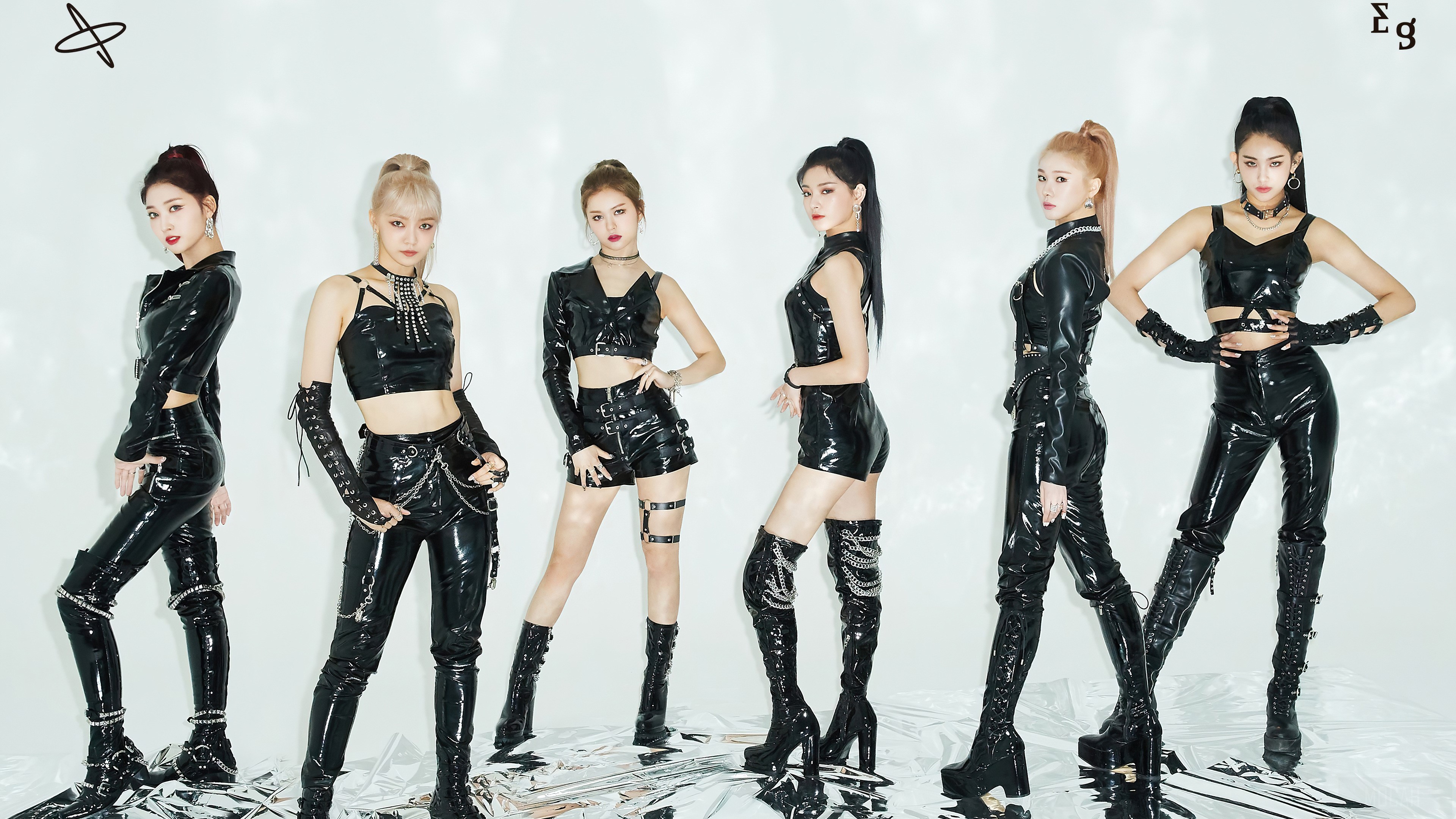 EVERGLOW members in black latex outfits HD Wallpaper