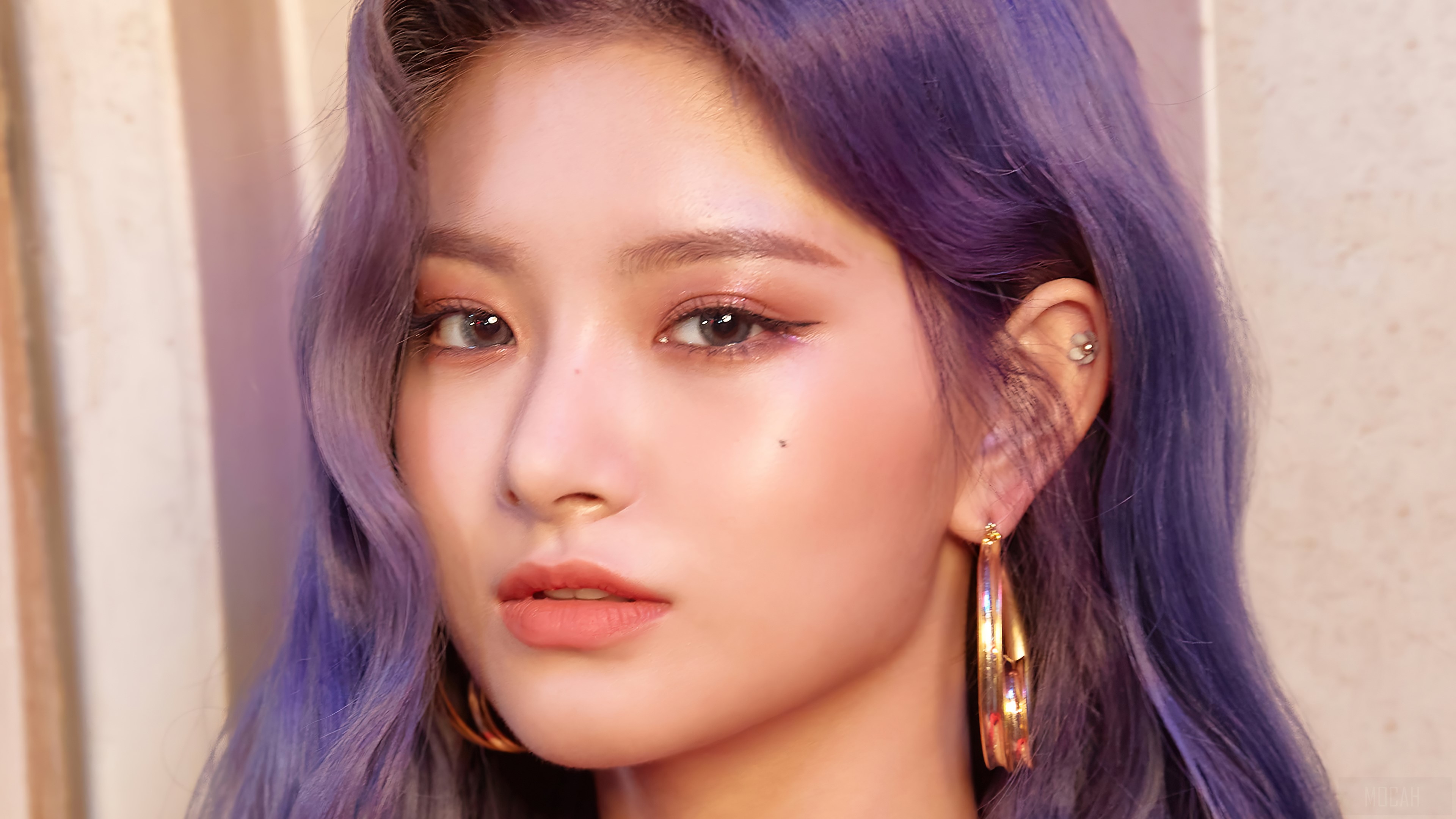 Yiren from EVERGLOW with Purple Hair 4K HD Wallpaper