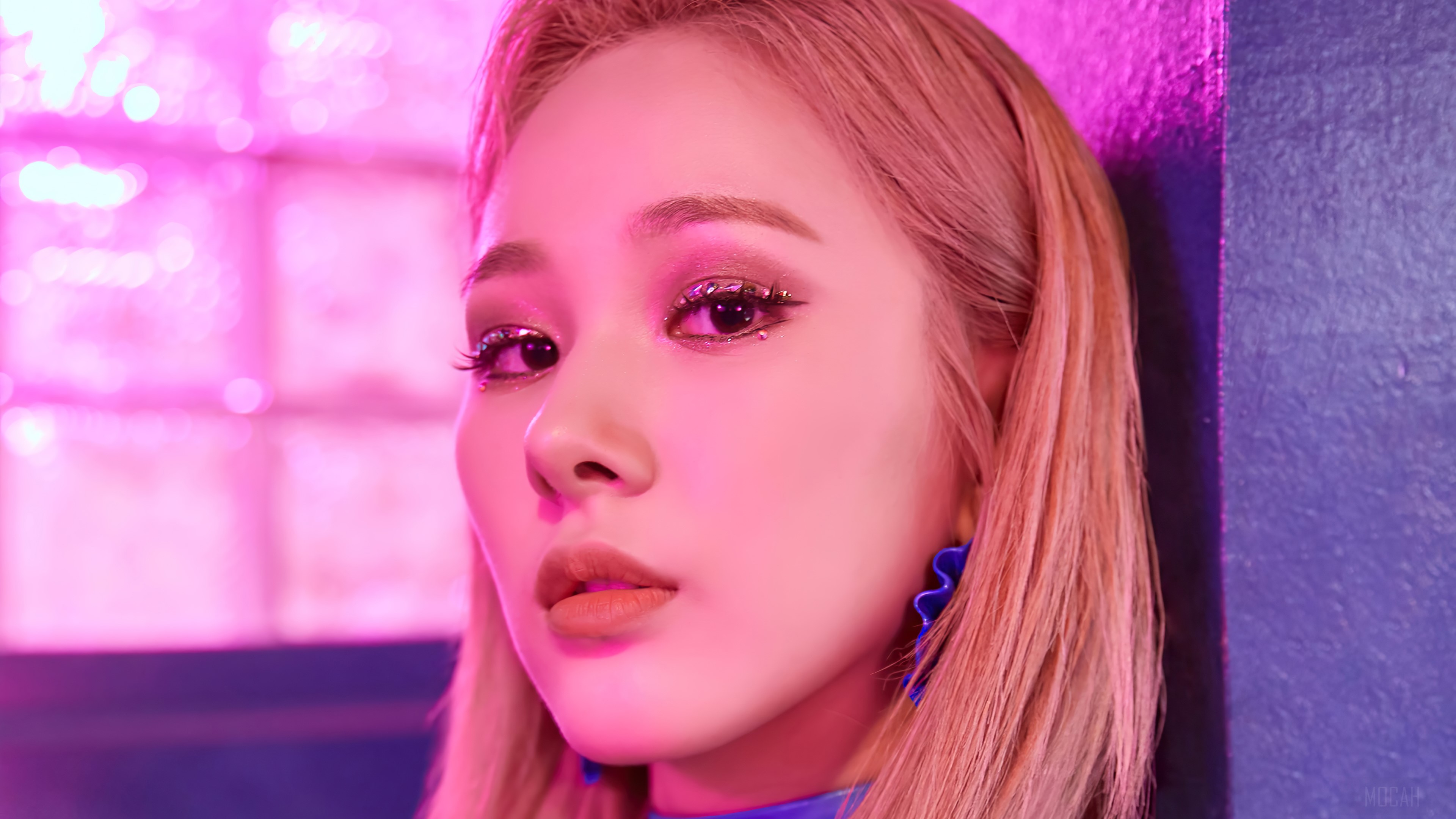Mia from EVERGLOW in La Di Da 4K HD Wallpaper