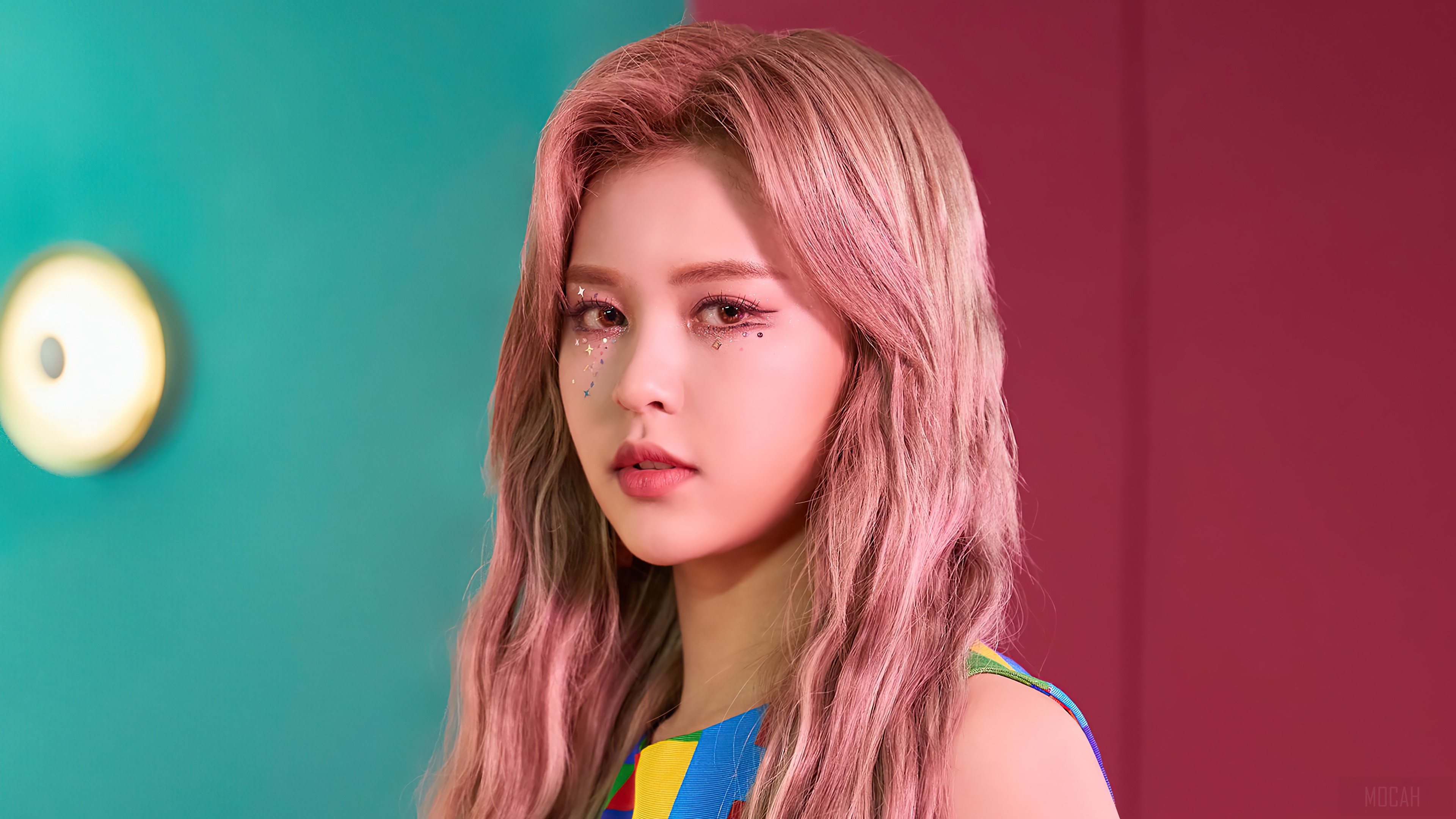 Park Jiwon from EVERGLOW HD Wallpaper