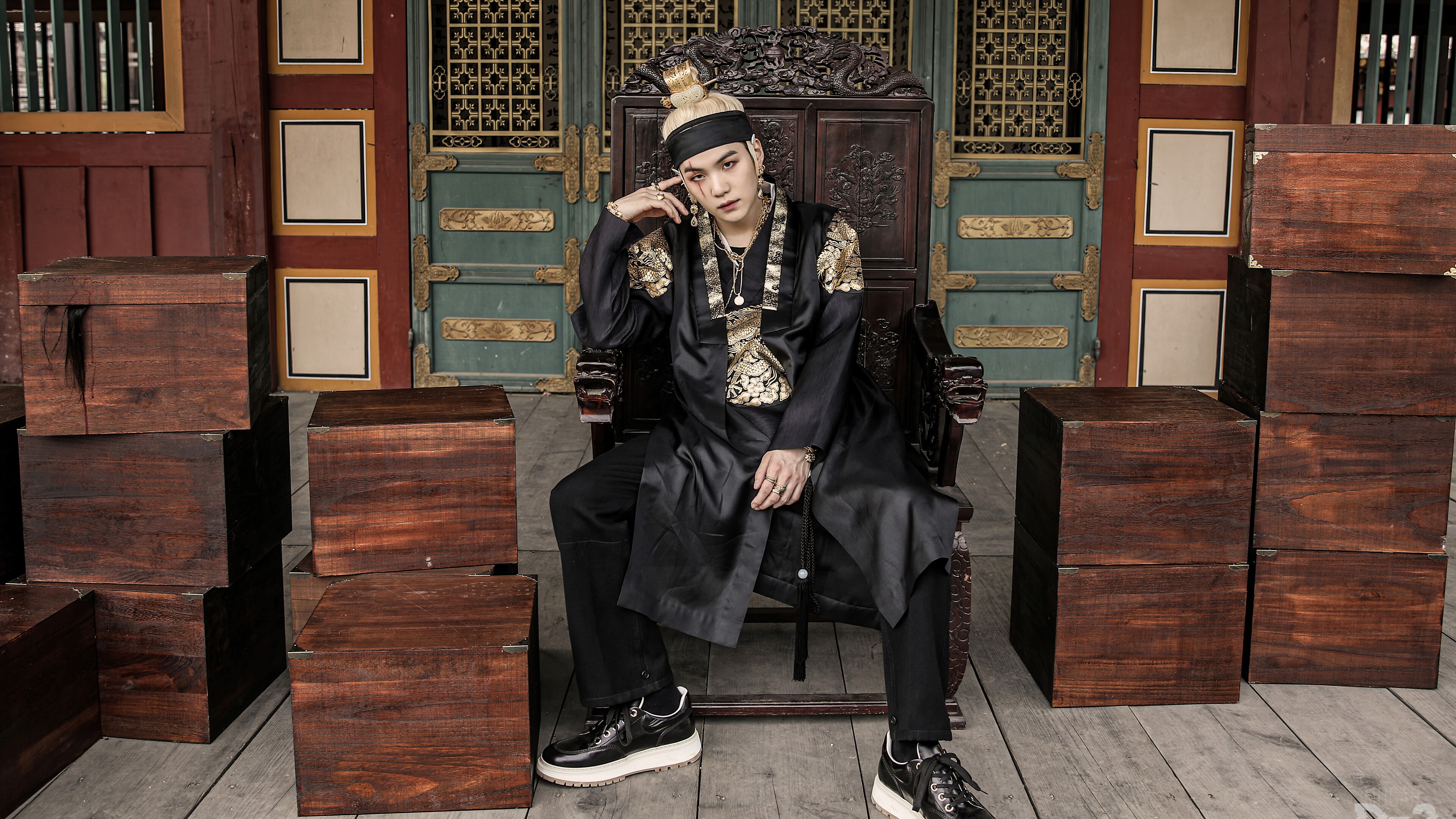 Agust D in Traditional Korean Attire 4K HD Wallpaper