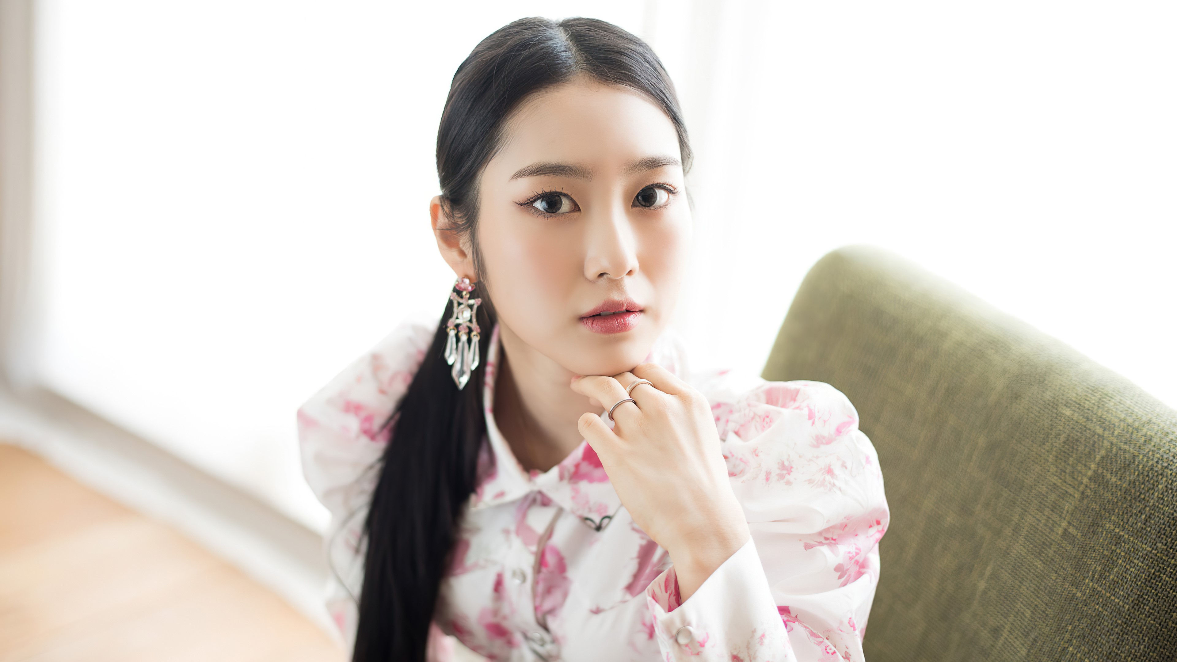 Jiho from Oh My Girl HD Wallpaper