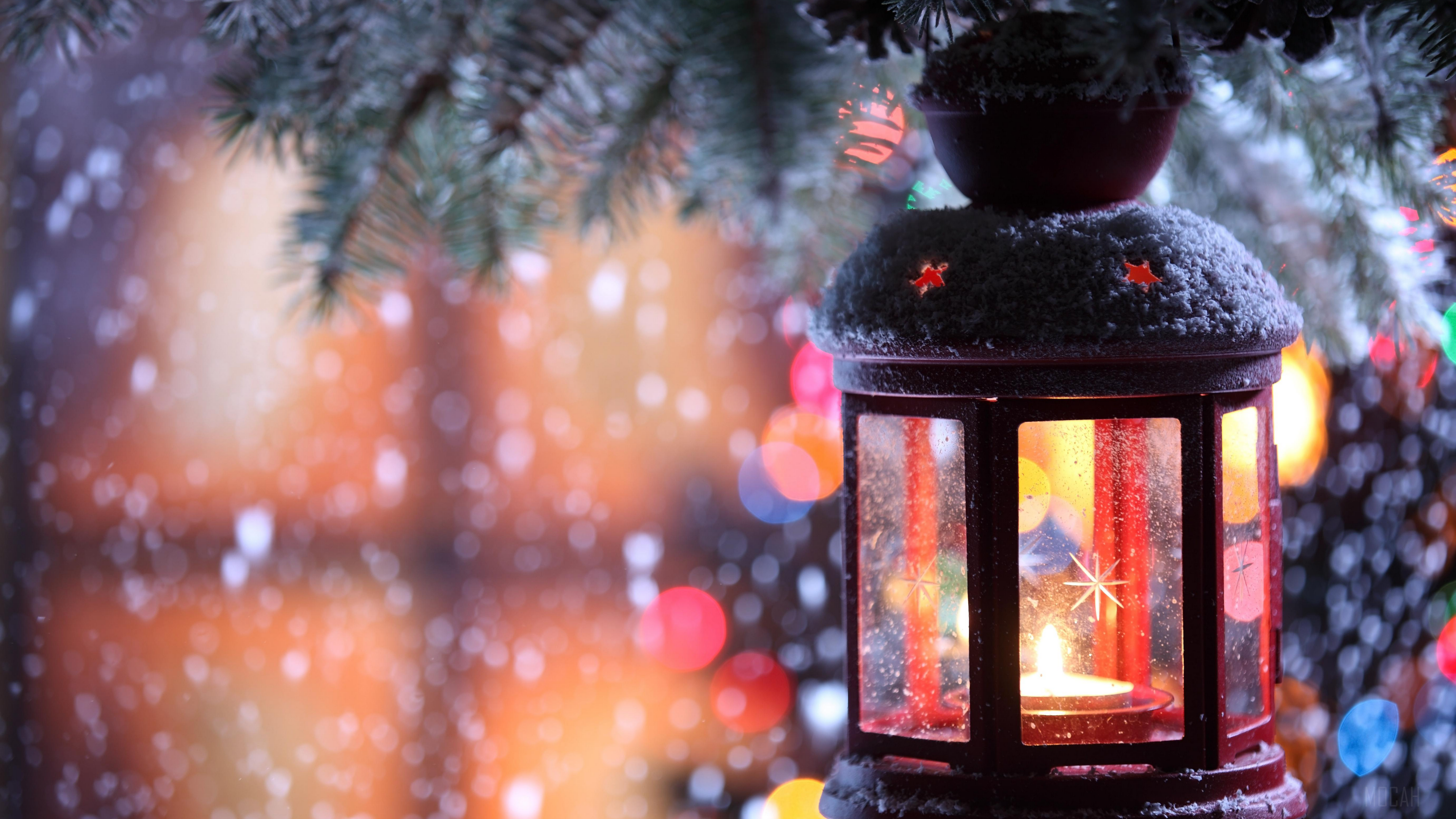 Christmas lantern with candle and snow HD Wallpaper