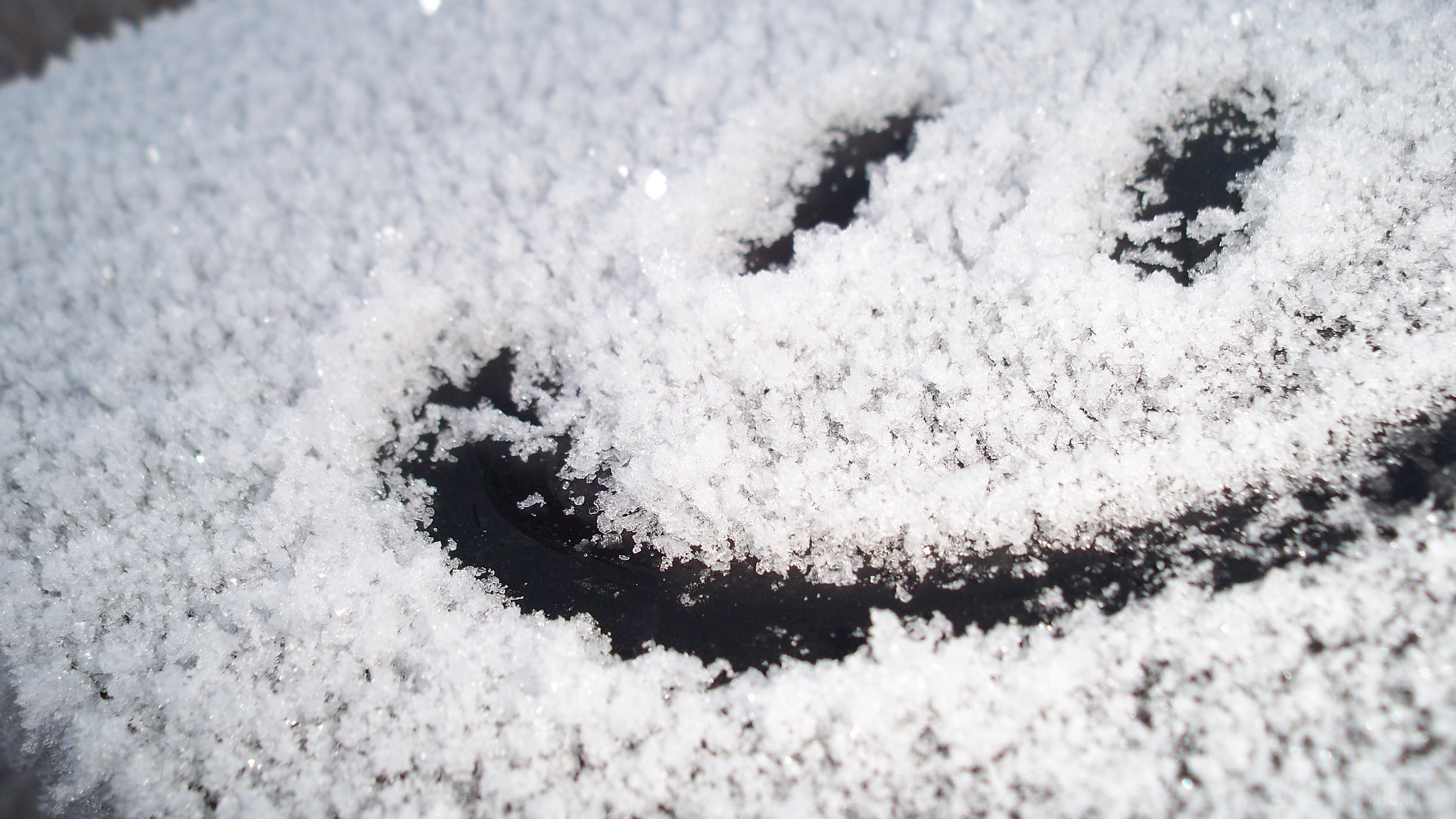 Snowy smiley face 4K HD Wallpaper