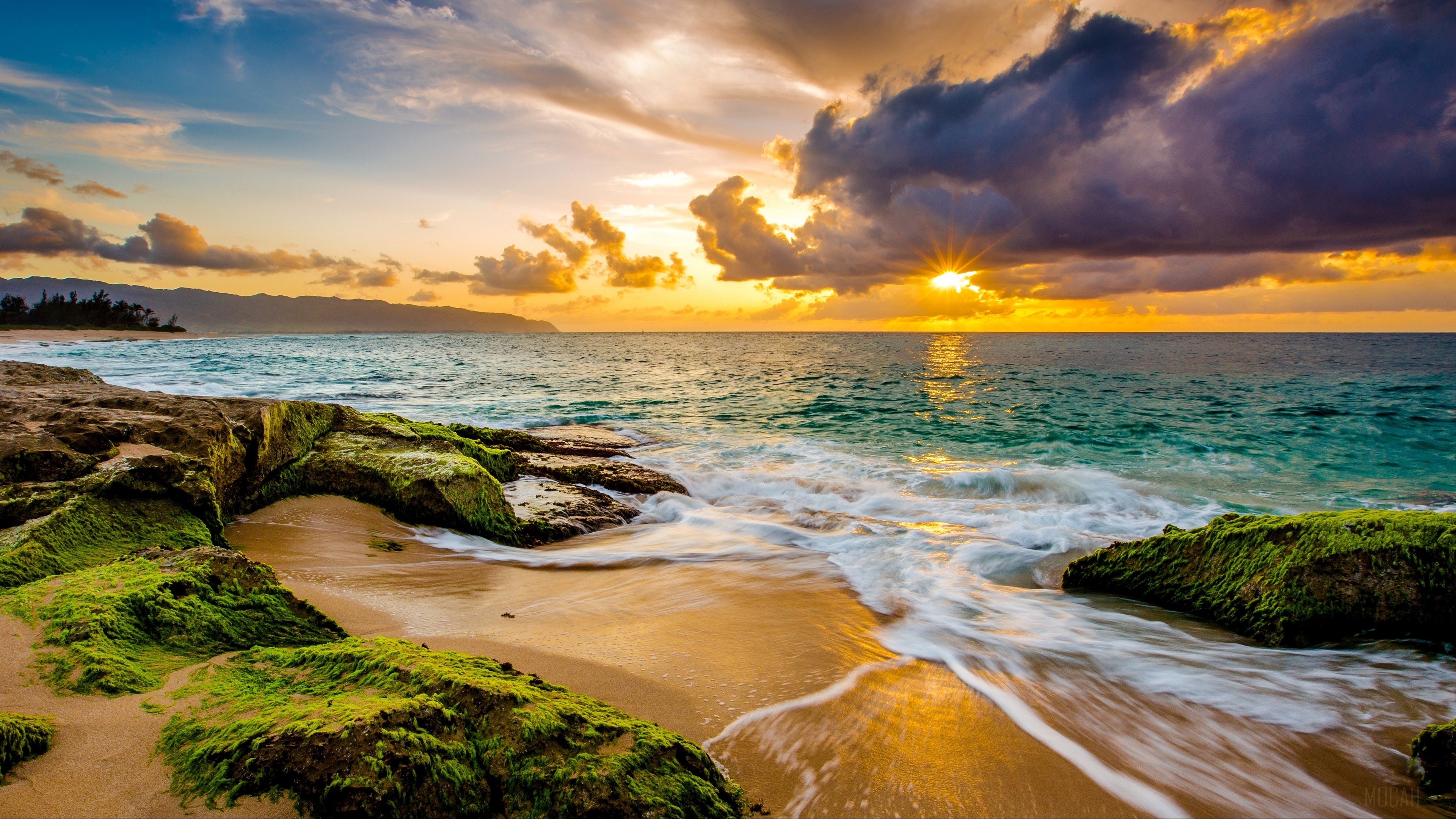 Hawaiian Coast at Sunset with Sunbeam in 4K HD Wallpaper