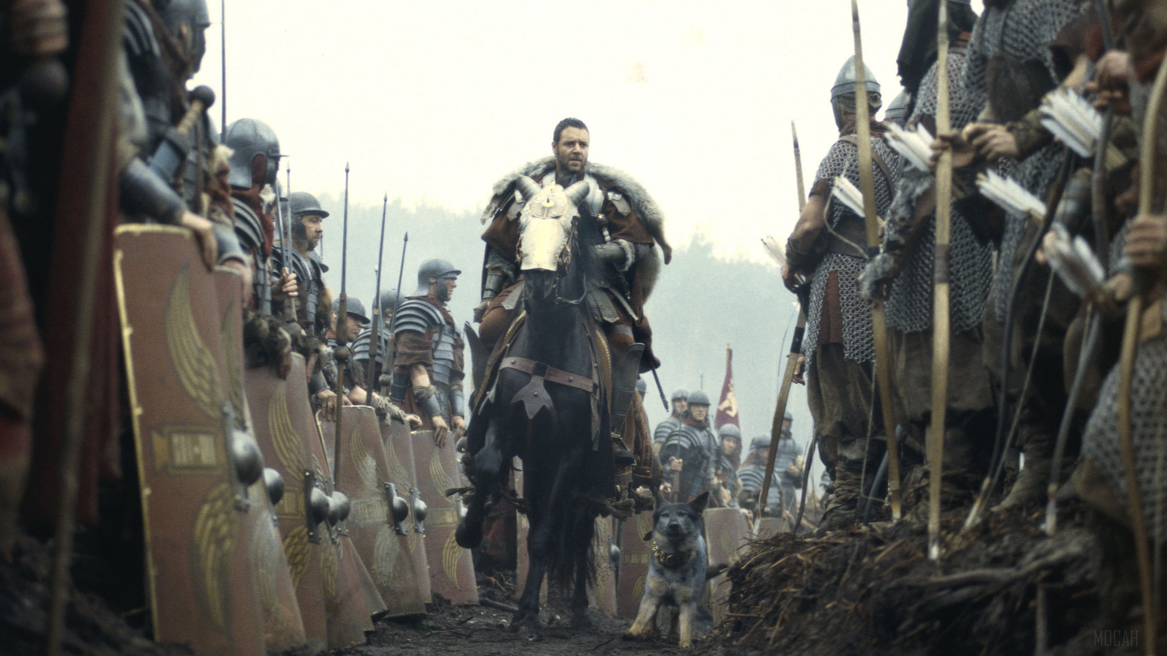 Russell Crowe on horseback with Roman soldiers HD Wallpaper