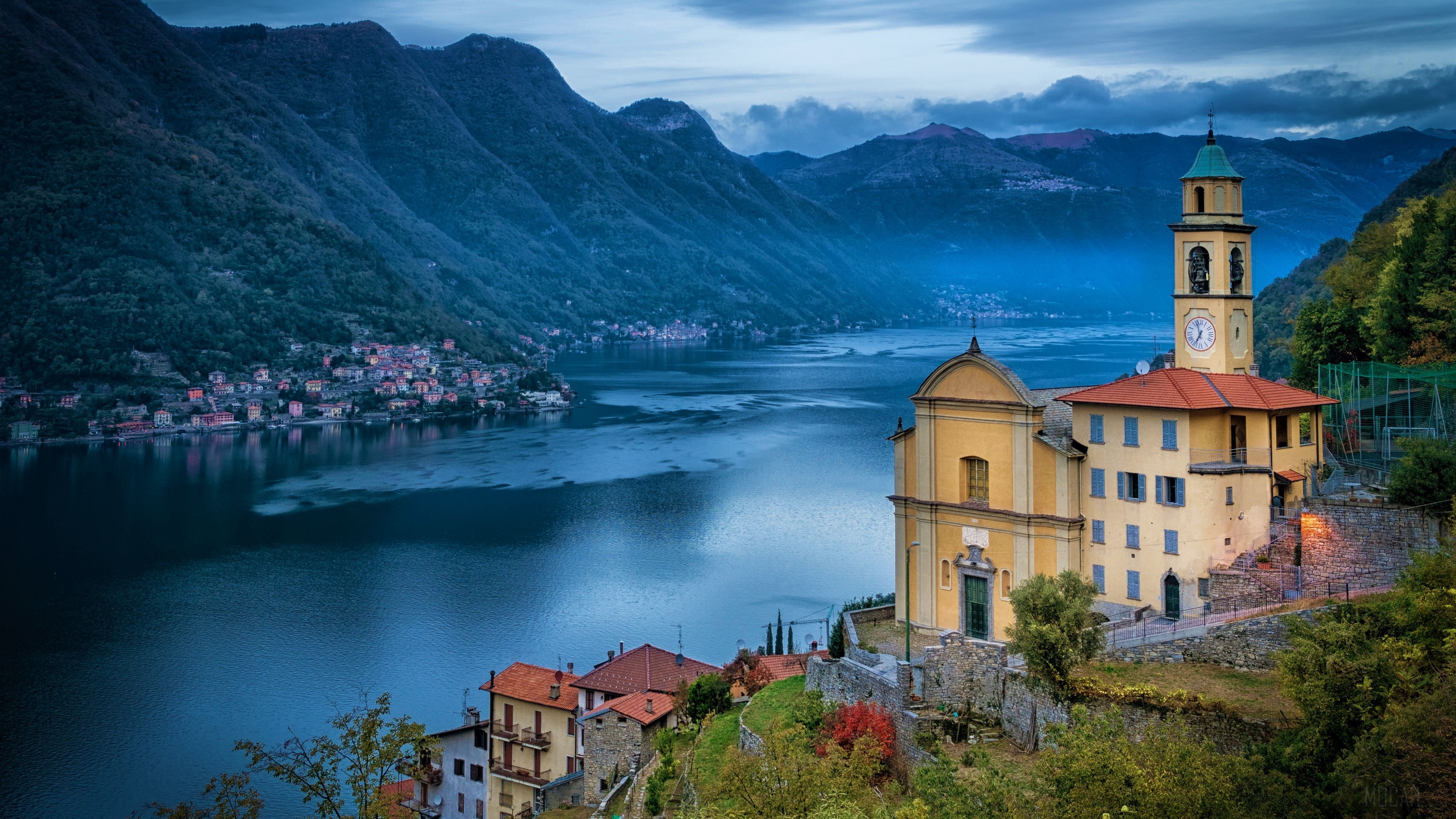 Church and town on Lake Como, Italy 4K HD Wallpaper