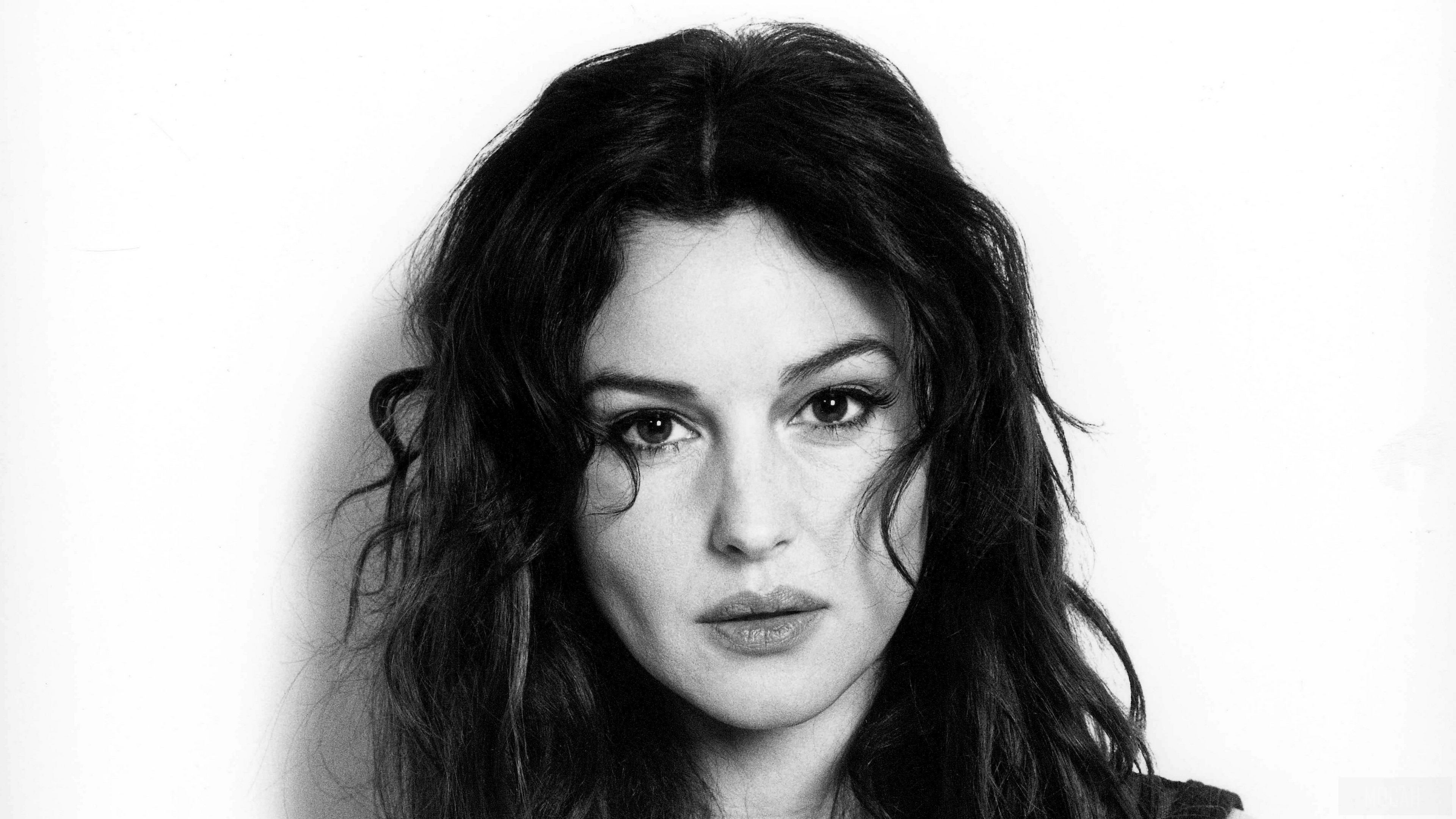 Monica Bellucci HD Wallpaper