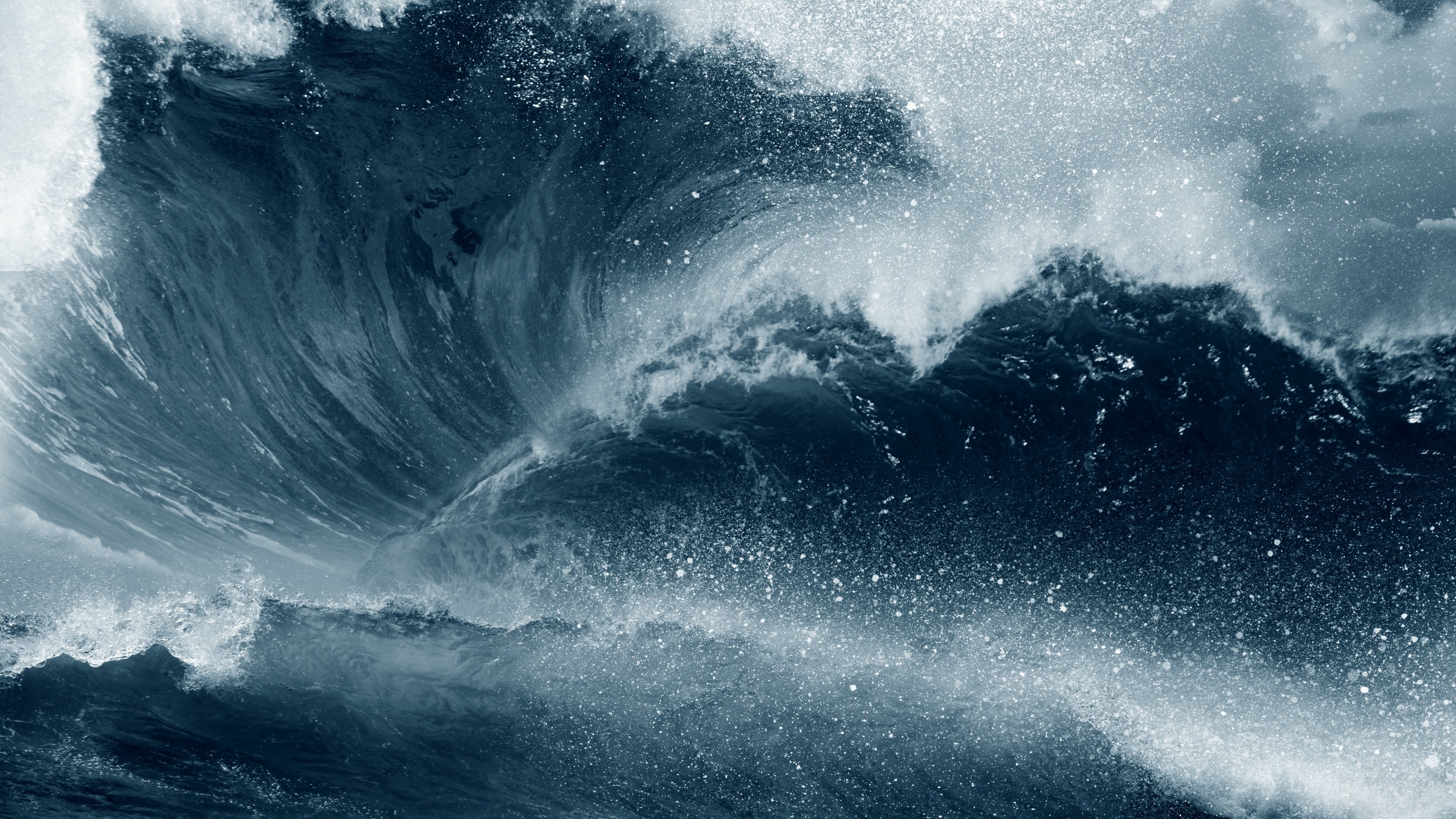 Crashing Ocean Wave 4K HD Wallpaper