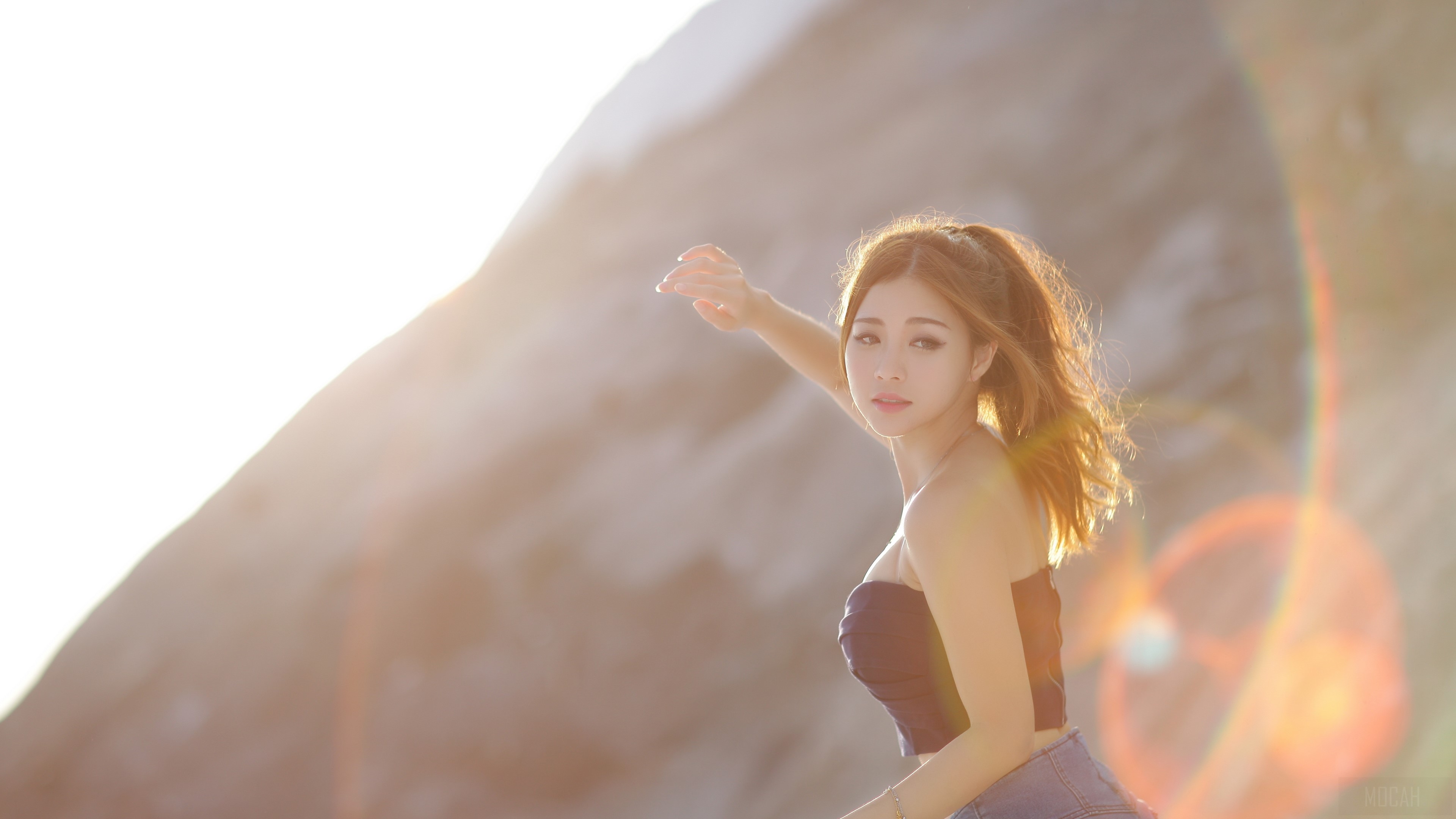 Woman in tube top and denim shorts HD Wallpaper
