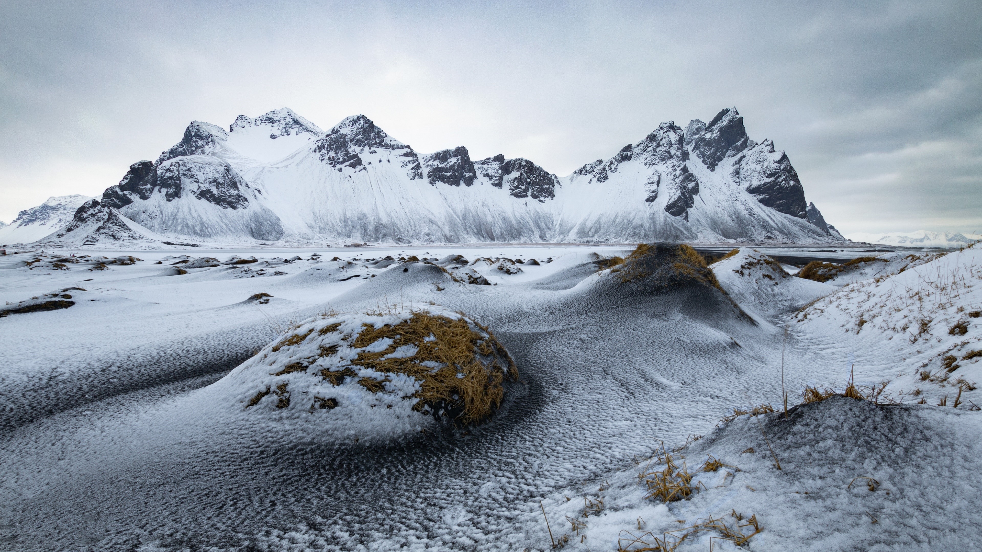 Snowy mountains and dunes in Iceland HD Wallpaper