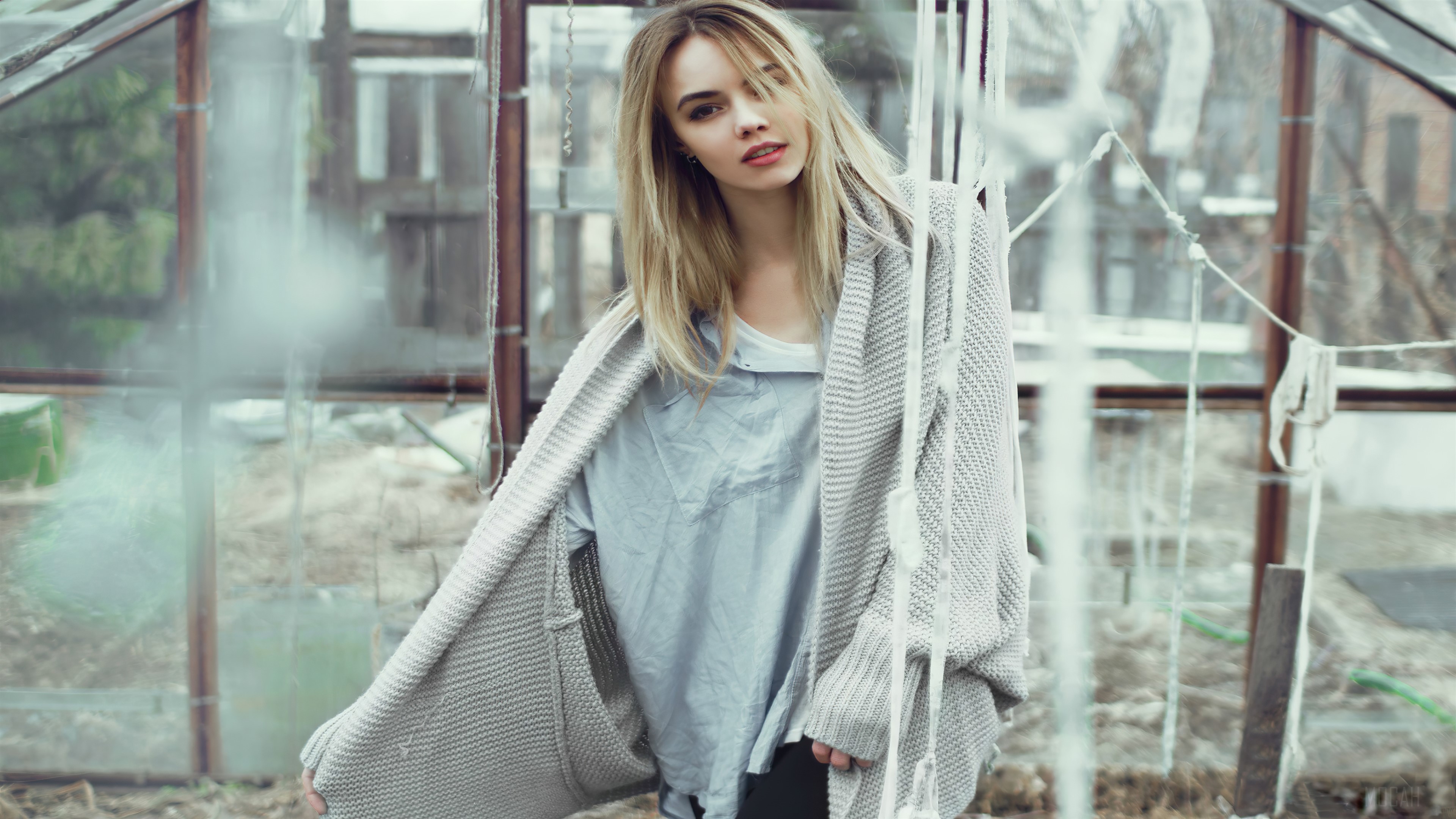 Blonde woman in sweater 4K HD Wallpaper