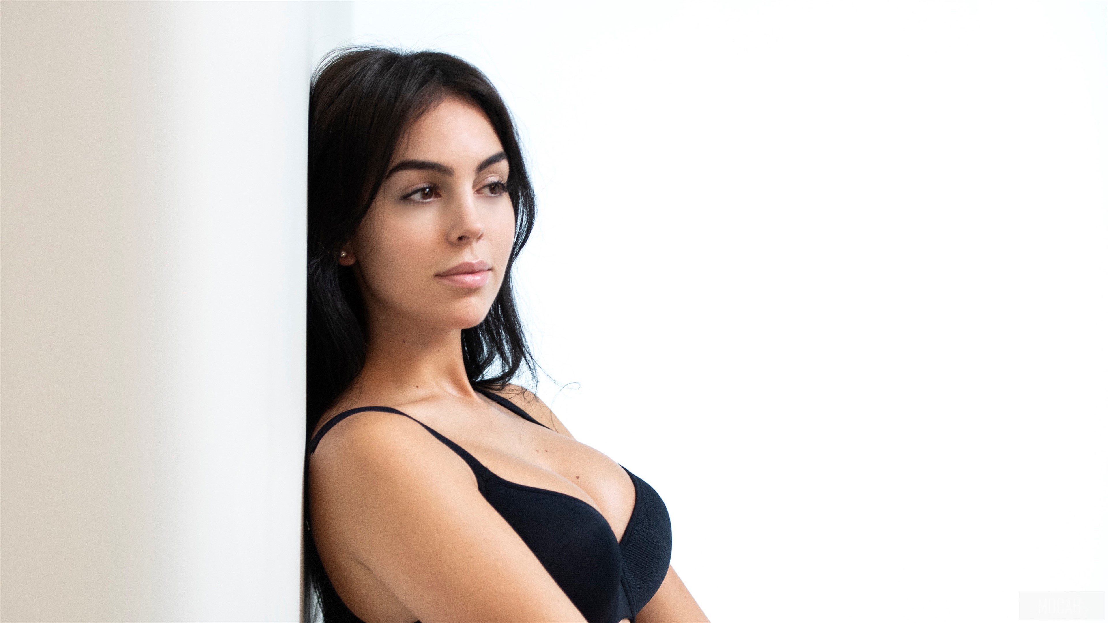 Georgina Rodriguez in black bra 4K HD Wallpaper
