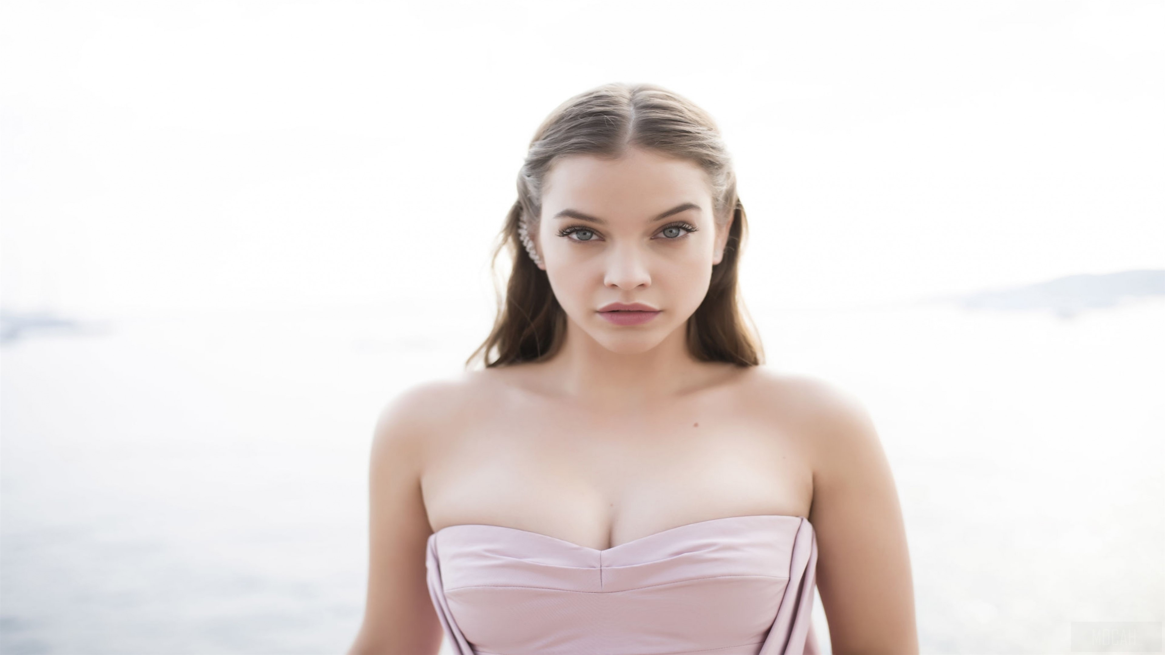 Barbara Palvin 4K HD Wallpaper
