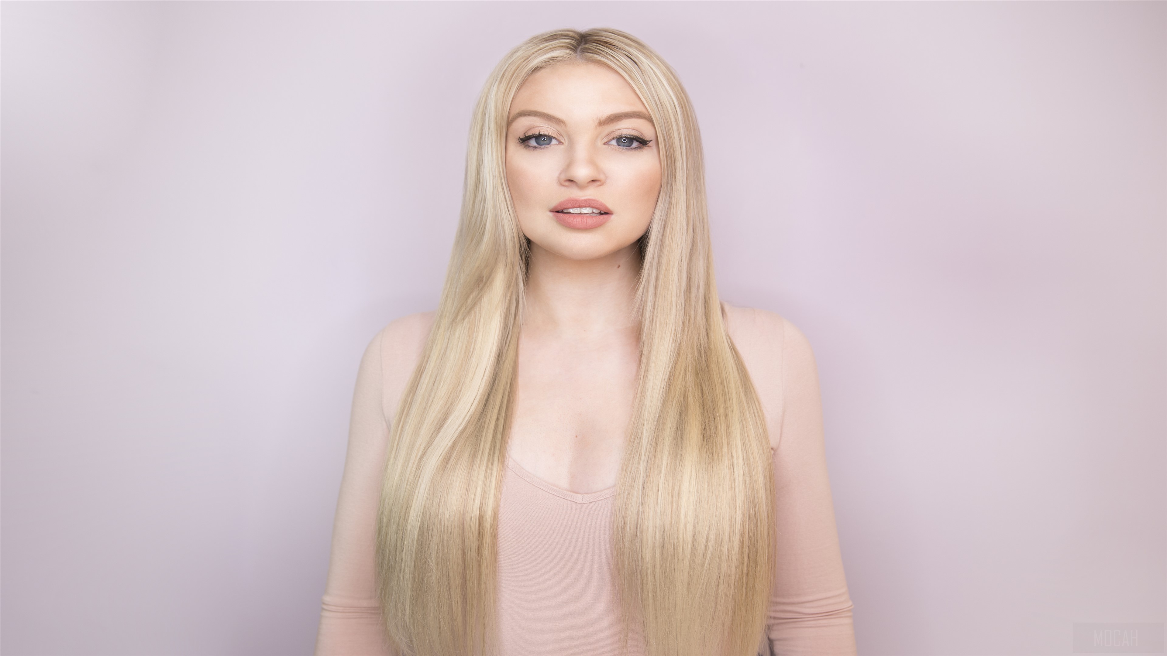 Blonde Hair Model HD Wallpaper