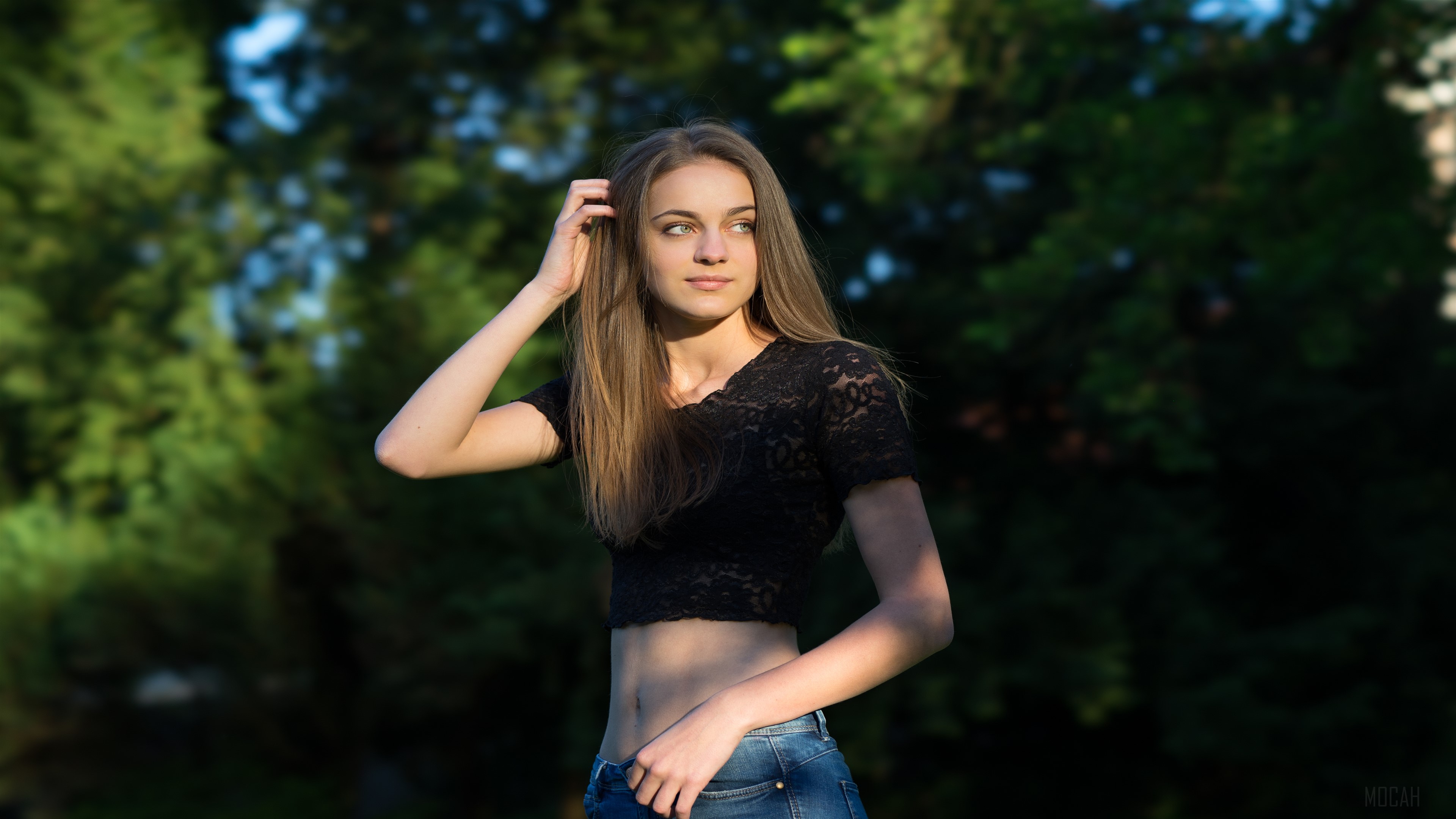 Model outdoors 4K HD Wallpaper