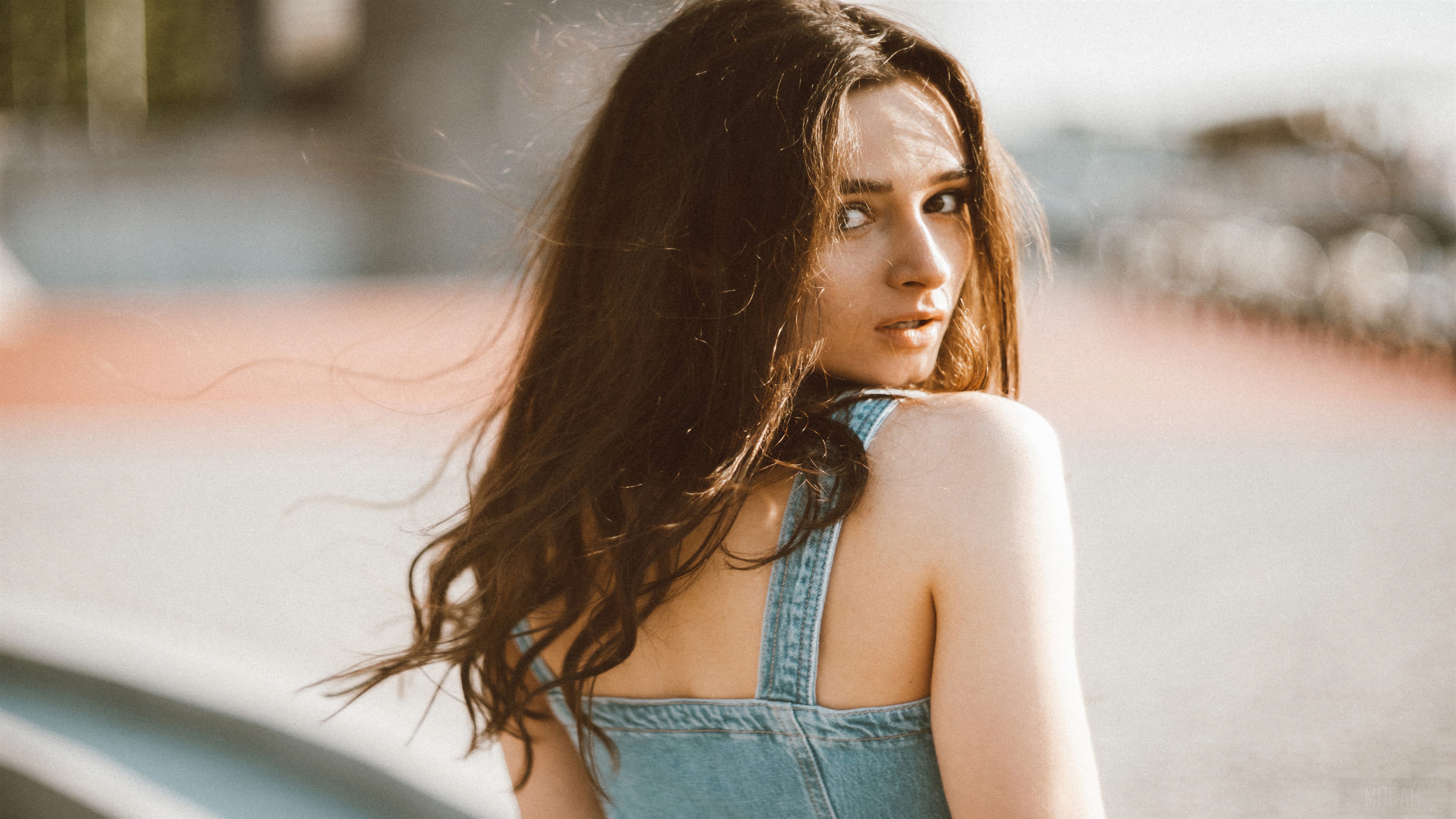 Girl Looking Back HD Wallpaper