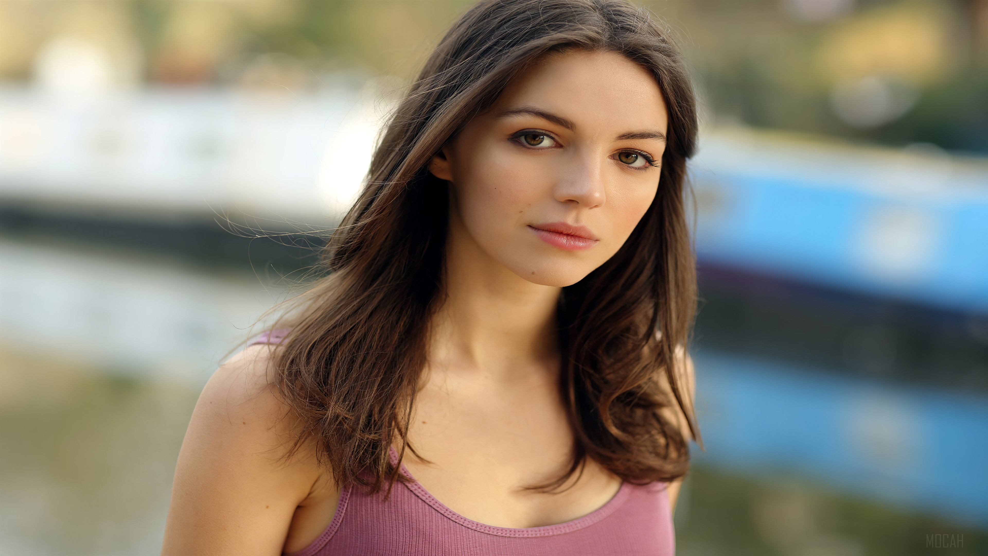 Ella Hunt HD Wallpaper
