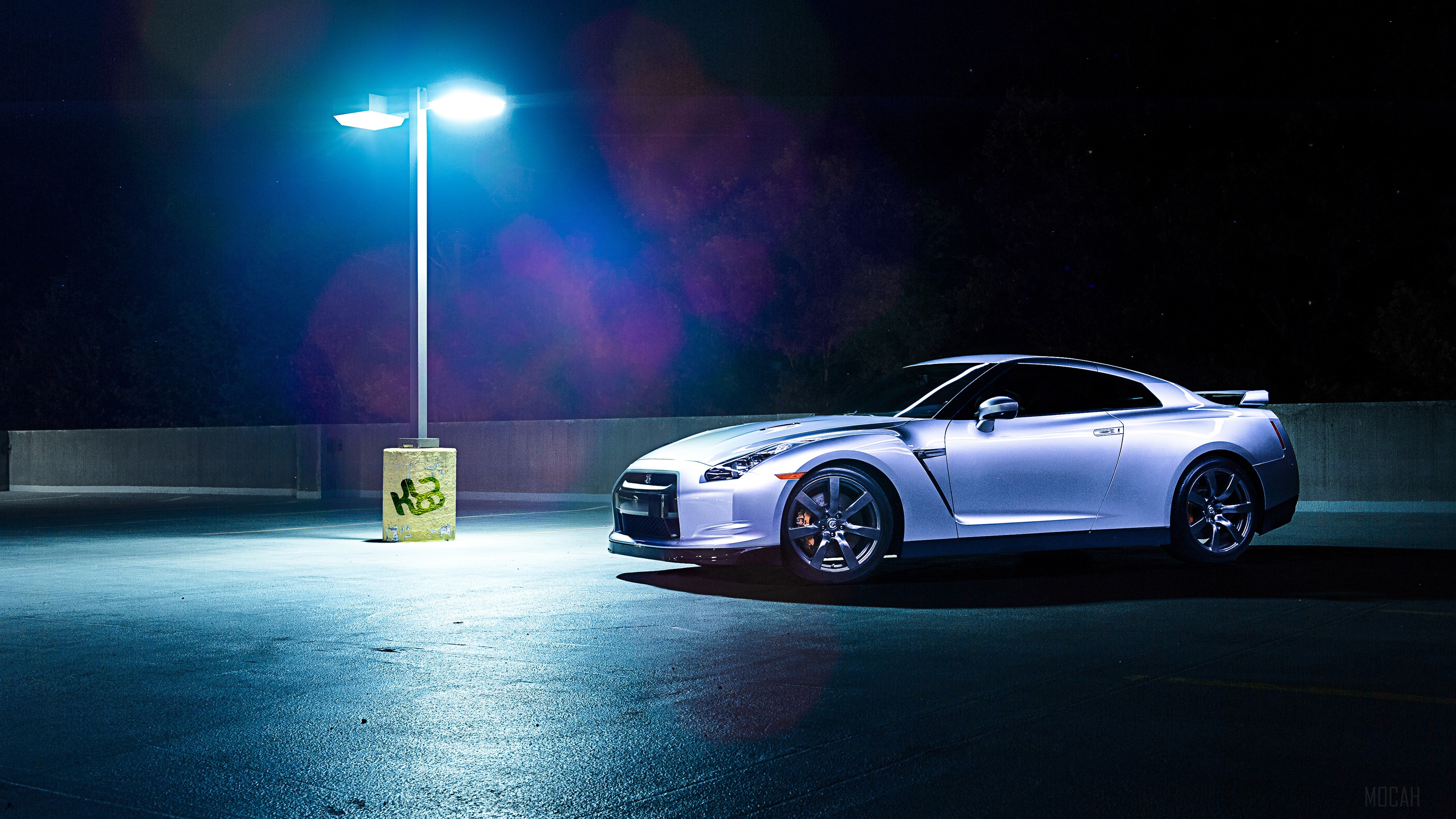 Silver Nissan GT-R 2019 parked under a street light HD Wallpaper