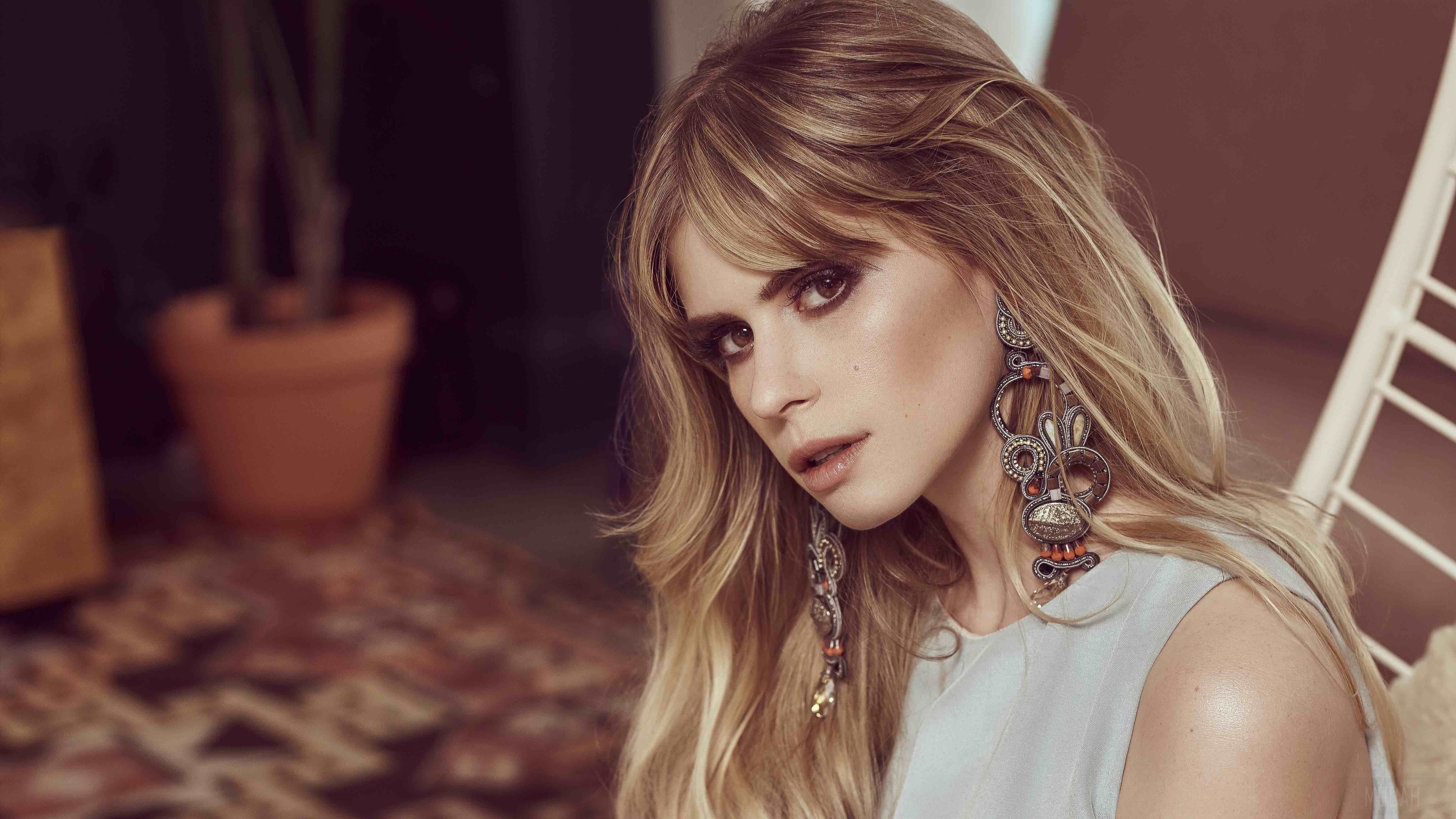 Carlson Young 4K HD Wallpaper